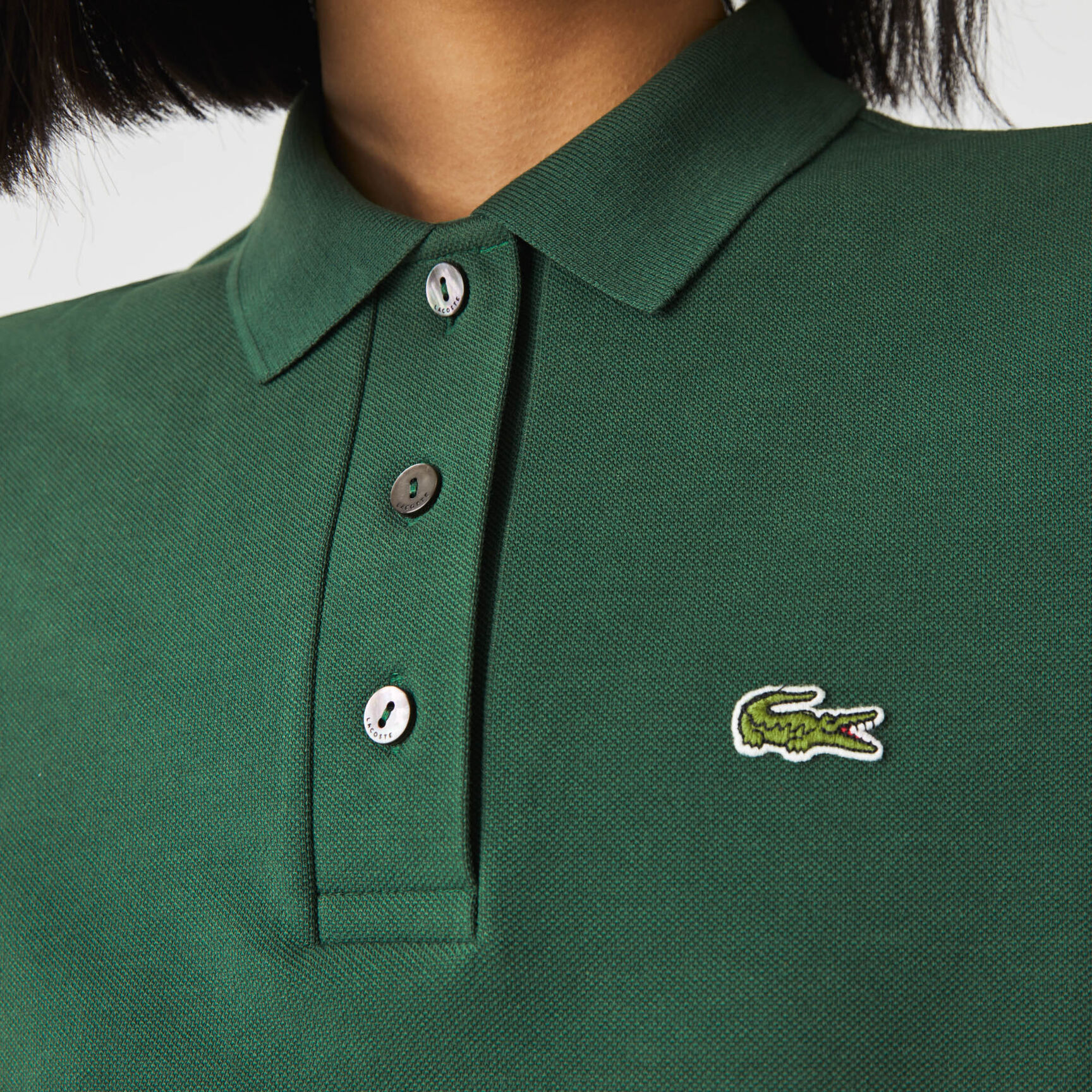 قميص بولو مقلم للنساء قصة عادية من القطن العضوي