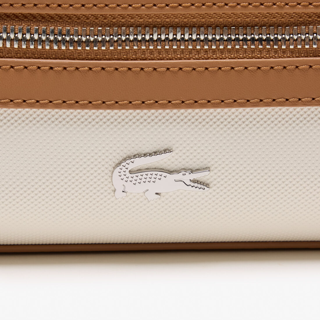 حقيبة كتف صغيرة من نيلي بيكيه حقيبة كتف صغيرة من نيلي بيكيه