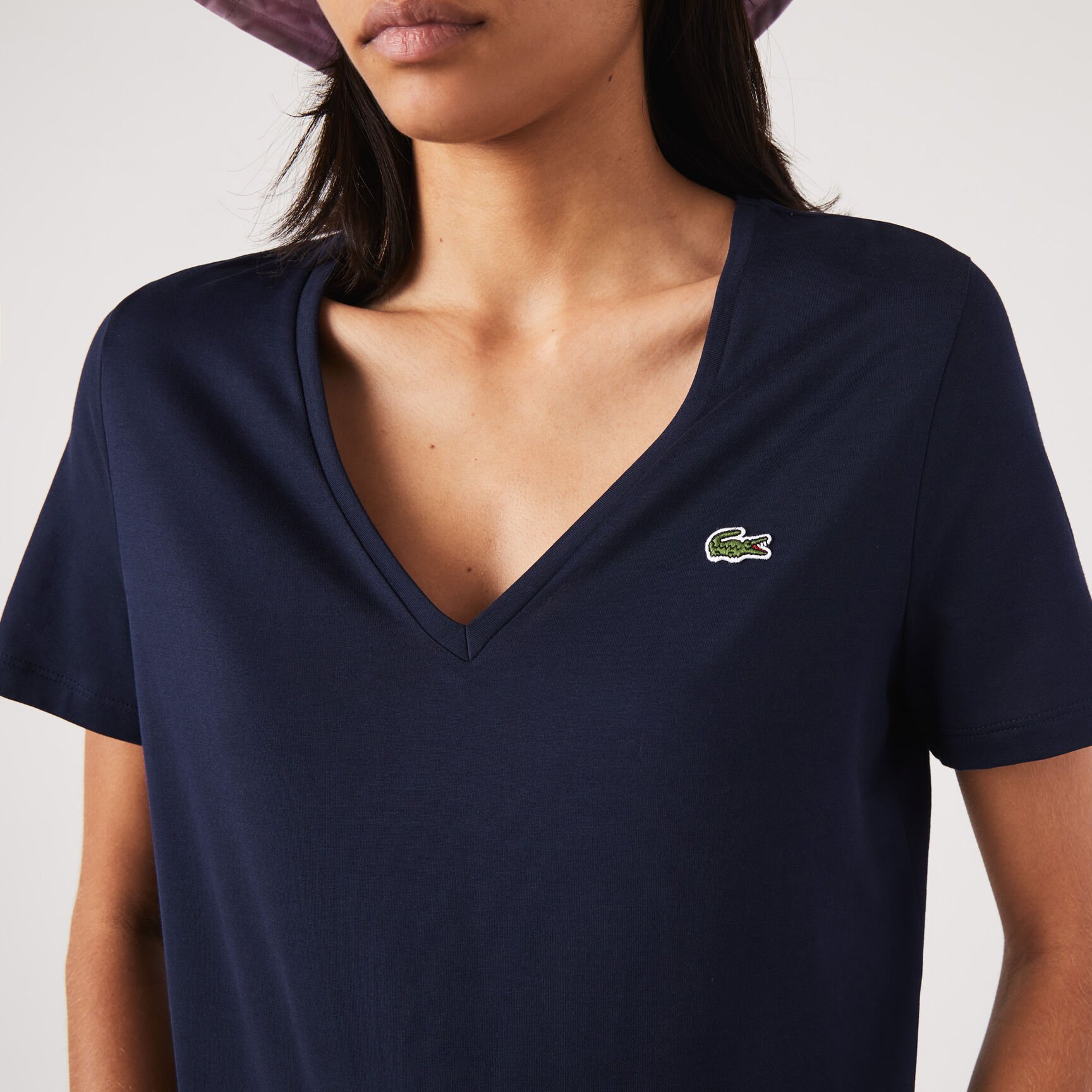 تي شيرت بقصّة عادية وطبعة مميزة لكلمة Lacoste تي شيرت بقصّة عادية وطبعة مميزة لكلمة Lacoste