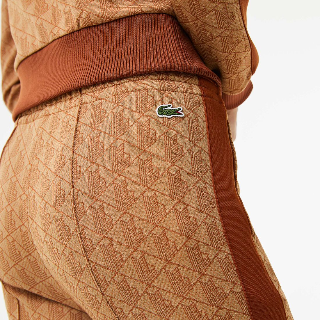 بنطال رياضي واسع منقوش بنطال رياضي واسع منقوش