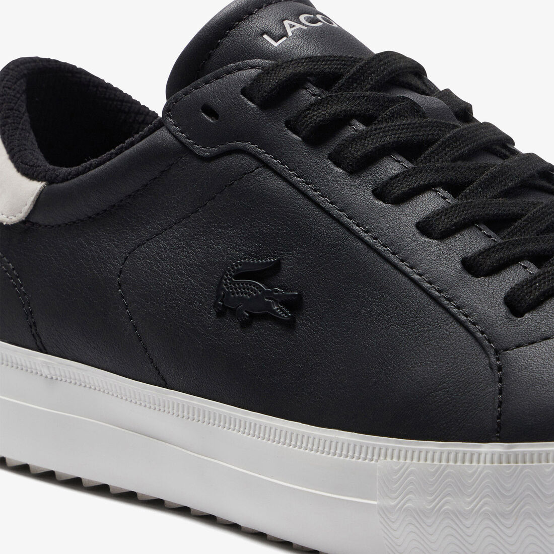 سنيكرز لاكوست باور كورت جلد للخروج من تشكيلة الشتاء للرجال سنيكرز لاكوست باور كورت جلد للخروج من تشكيلة الشتاء للرجال