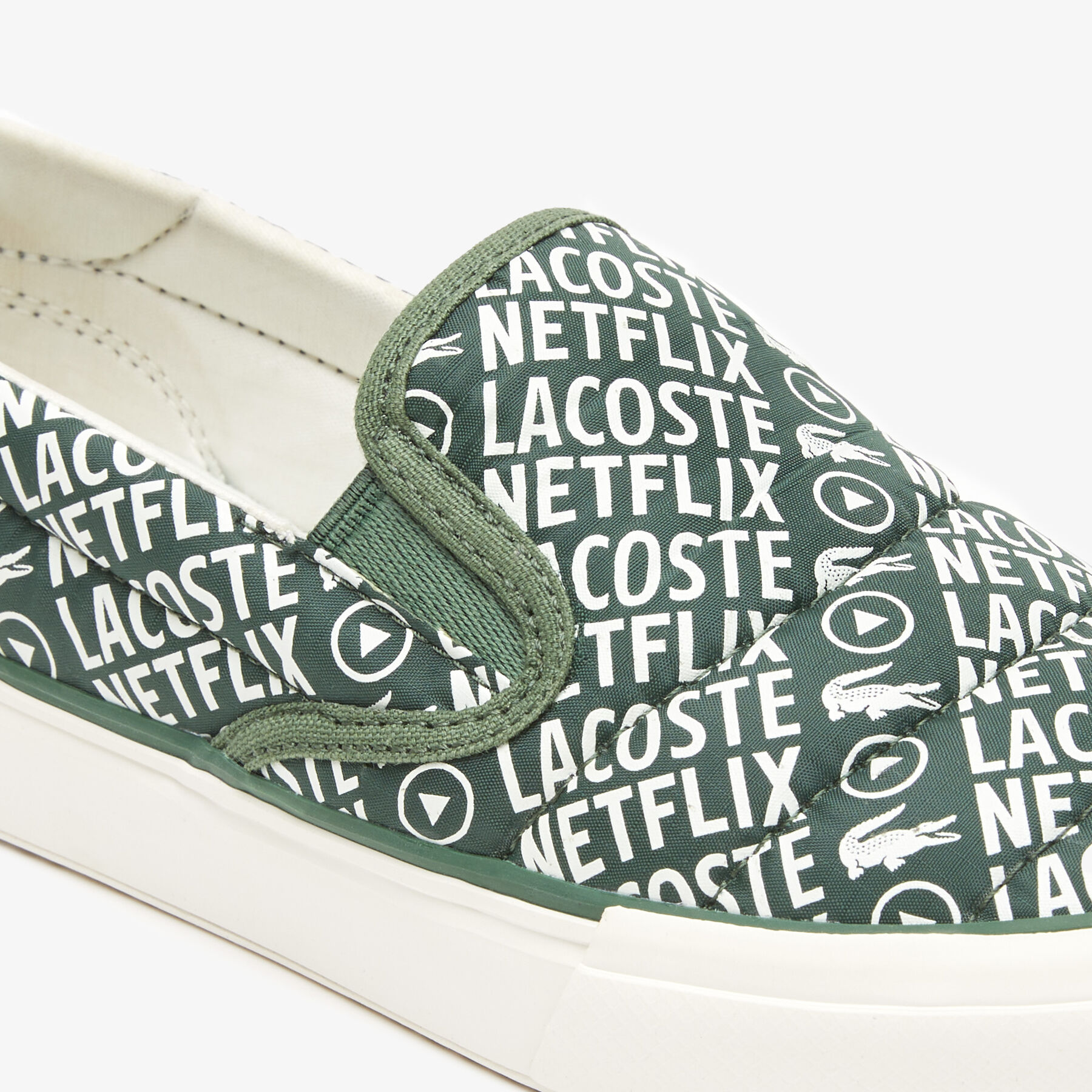 حذاء لاكوست جامب سيرف سهل الارتداء من القماش مجموعة Lacoste × Netflix للأطفال حذاء لاكوست جامب سيرف سهل الارتداء من القماش مجموعة lacoste netflix للأطفال