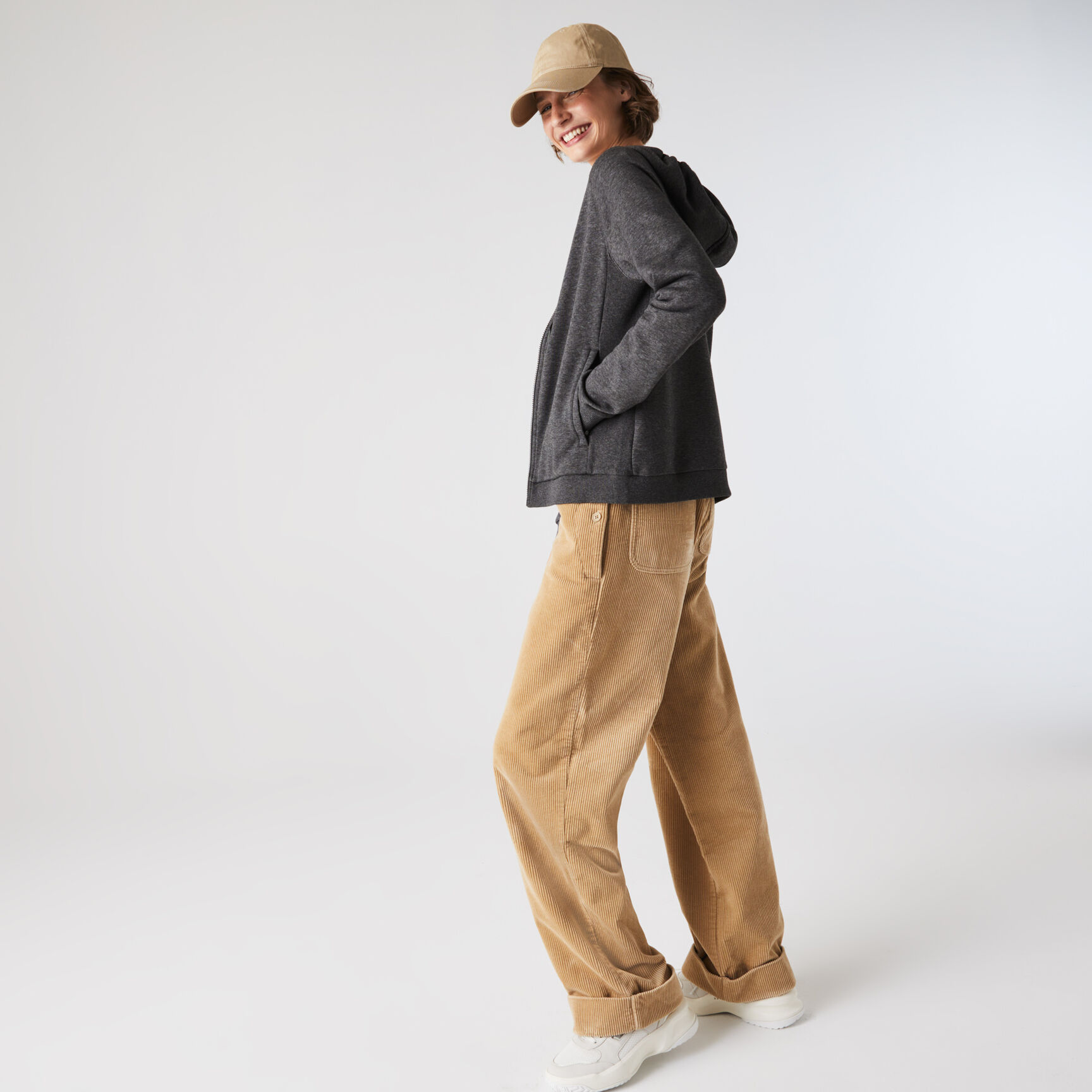 سويت شيرت للتنس من الصوف بسحاب وغطاء رأس مجموعة Lacoste SPORT للنساء