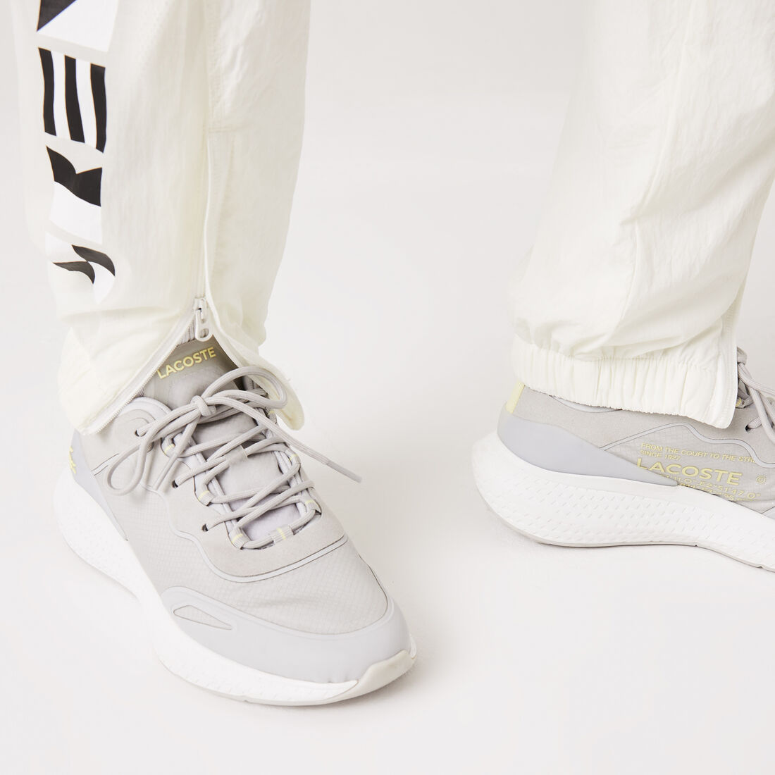 بنطال رياضي لاكوست بطبعة مستوحاة من عالم البحار للنساء بنطال رياضي لاكوست بطبعة مستوحاة من عالم البحار للنساء