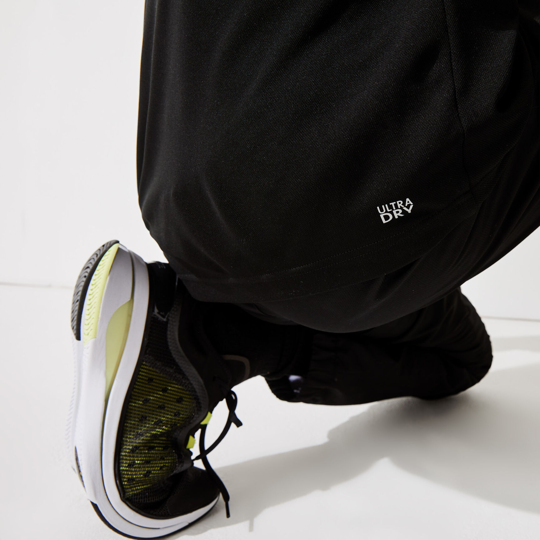 قميص بولو مقاوم مسامي للرجال مع كتل لونية مجموعة Lacoste SPORT