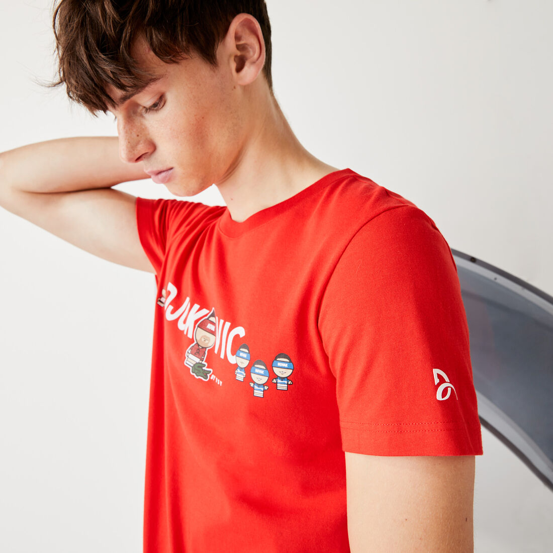 تي شيرت قطن مسامي من مجموعة Lacoste SPORT بالتعاون مع تصميم Youssef SY للرجال تي شيرت قطن مسامي من مجموعة Lacoste SPORT بالتعاون مع تصميم Youssef SY للرجال