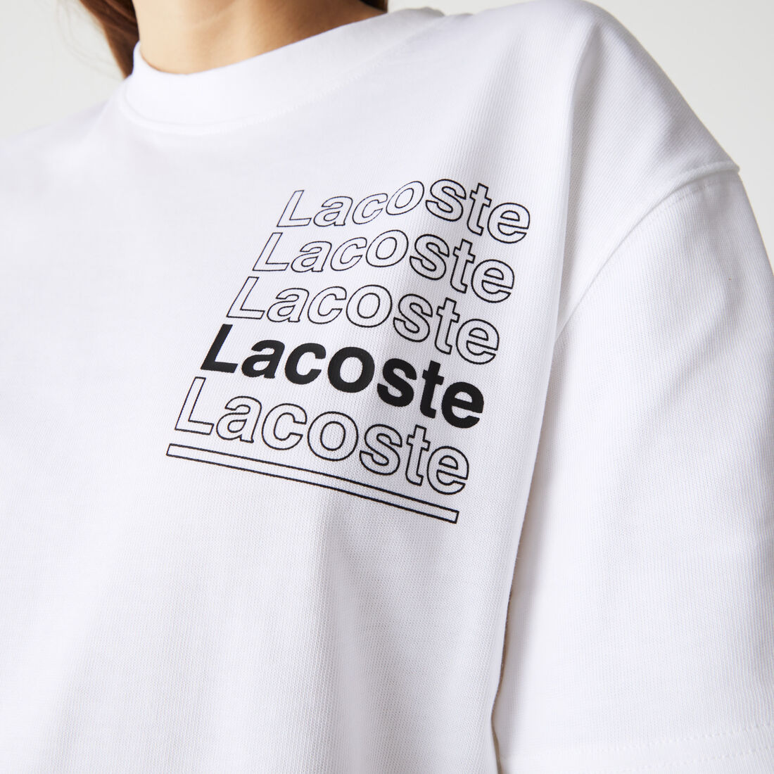 تيشيرت نسائي قطني فضفاض برقبة مستديرة وطبعة من مجموعة Lacoste L!VE تيشيرت نسائي قطني فضفاض برقبة مستديرة وطبعة من مجموعة Lacoste L!VE
