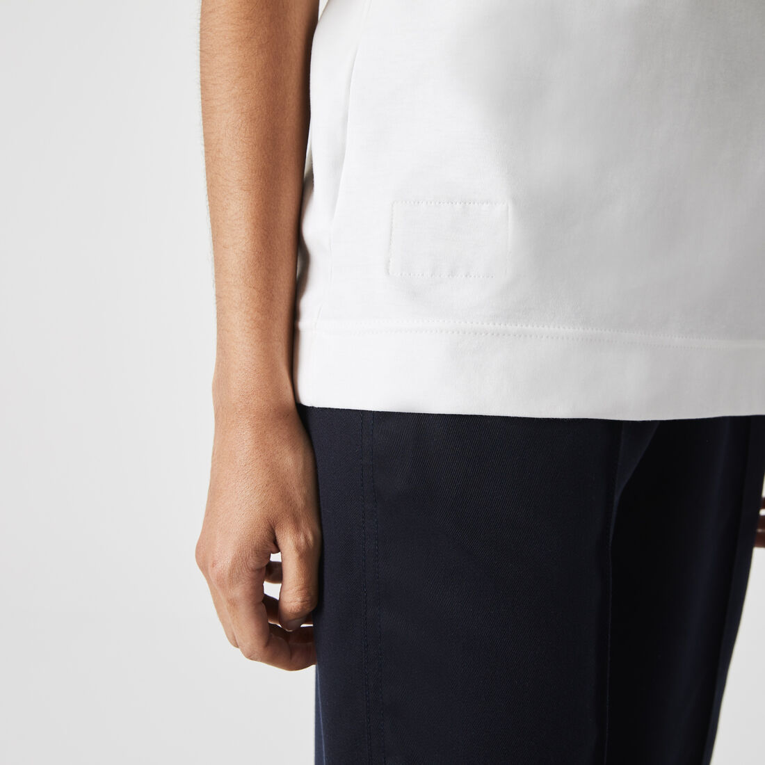 قطعة بيجامة علوية برقبة بلون مغاير قطعة بيجامة علوية برقبة بلون مغاير