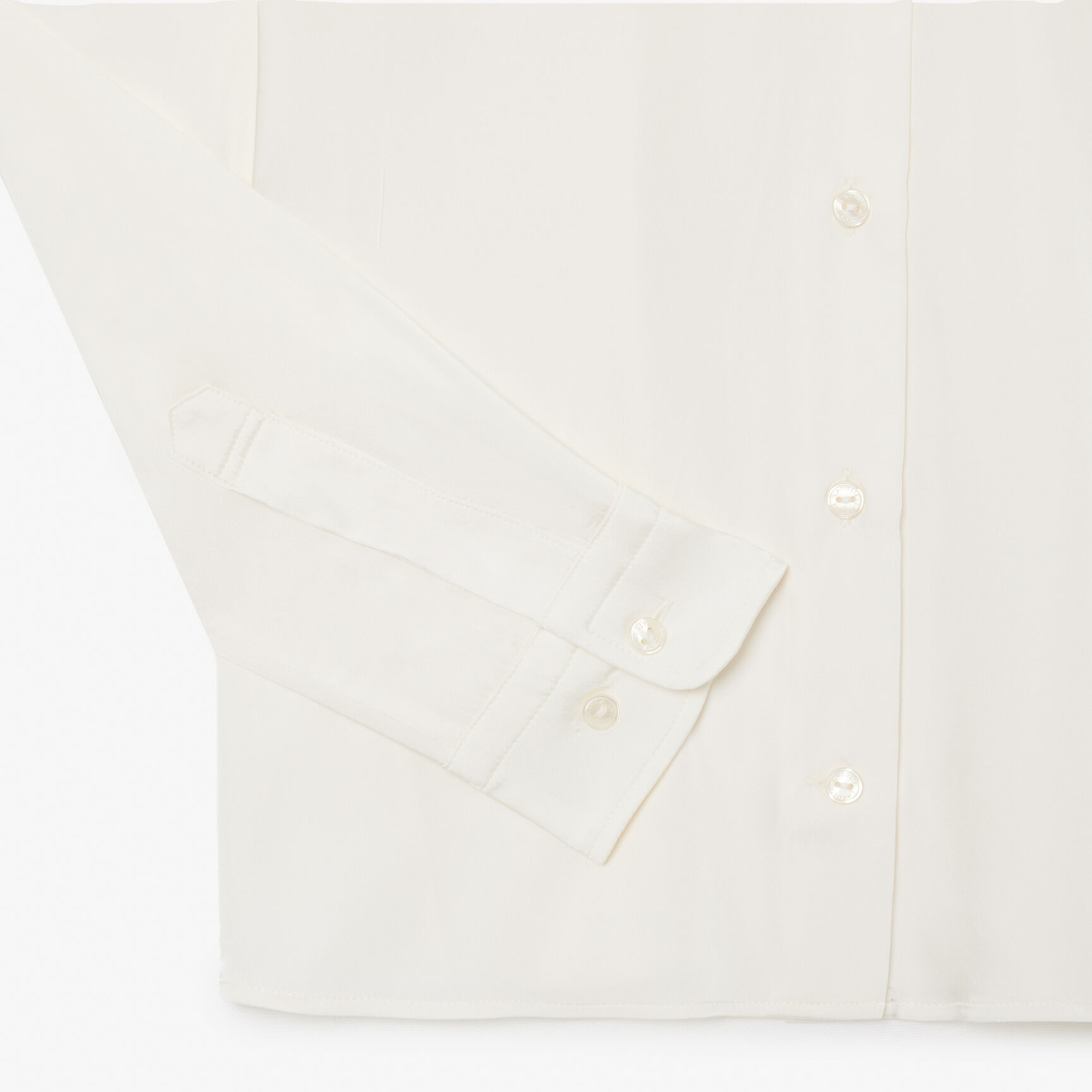 قميص بياقة مضلعة قميص بياقة مضلعة