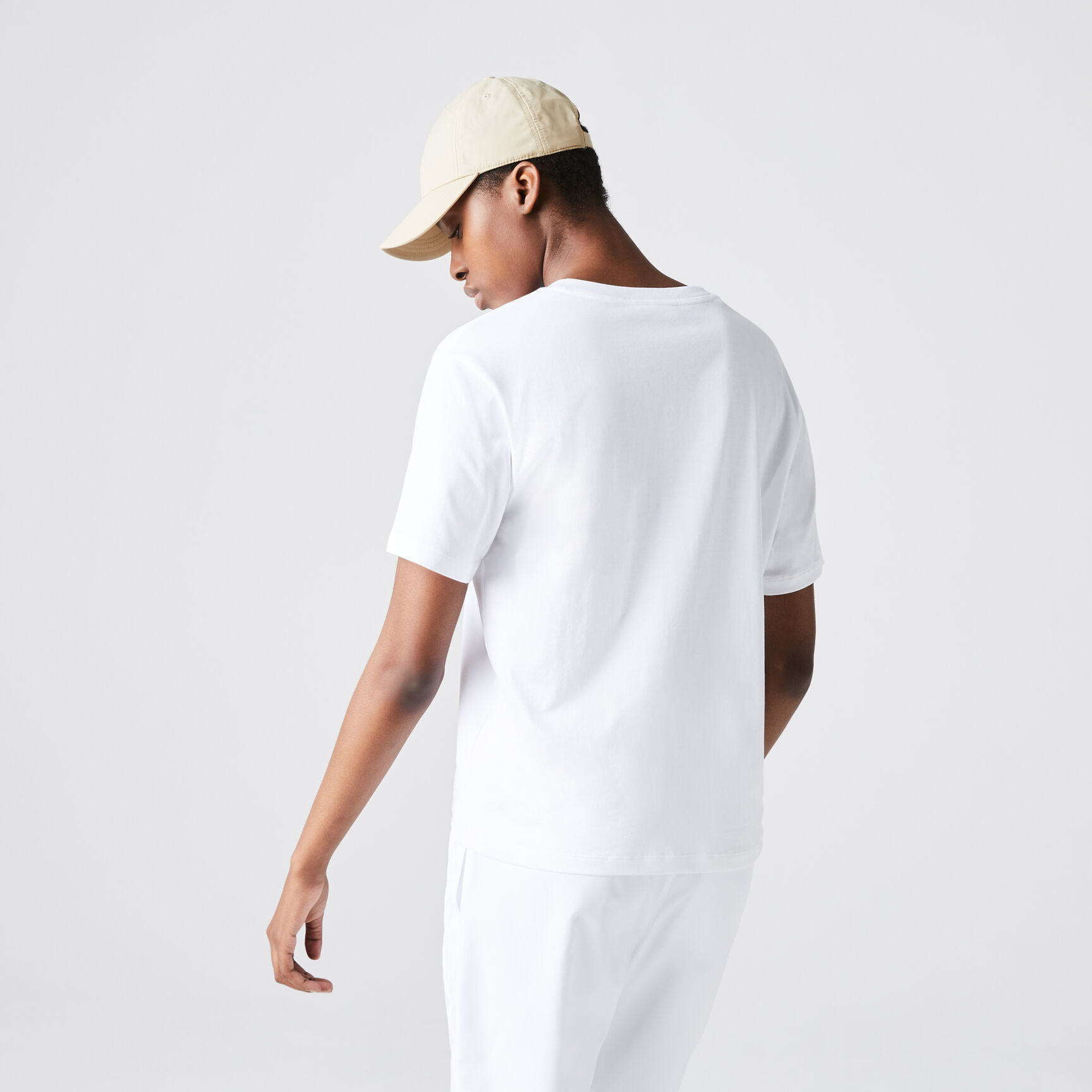 تي شيرت من القطن الفاخر بفتحة رقبة على شكل حرف V للنساء