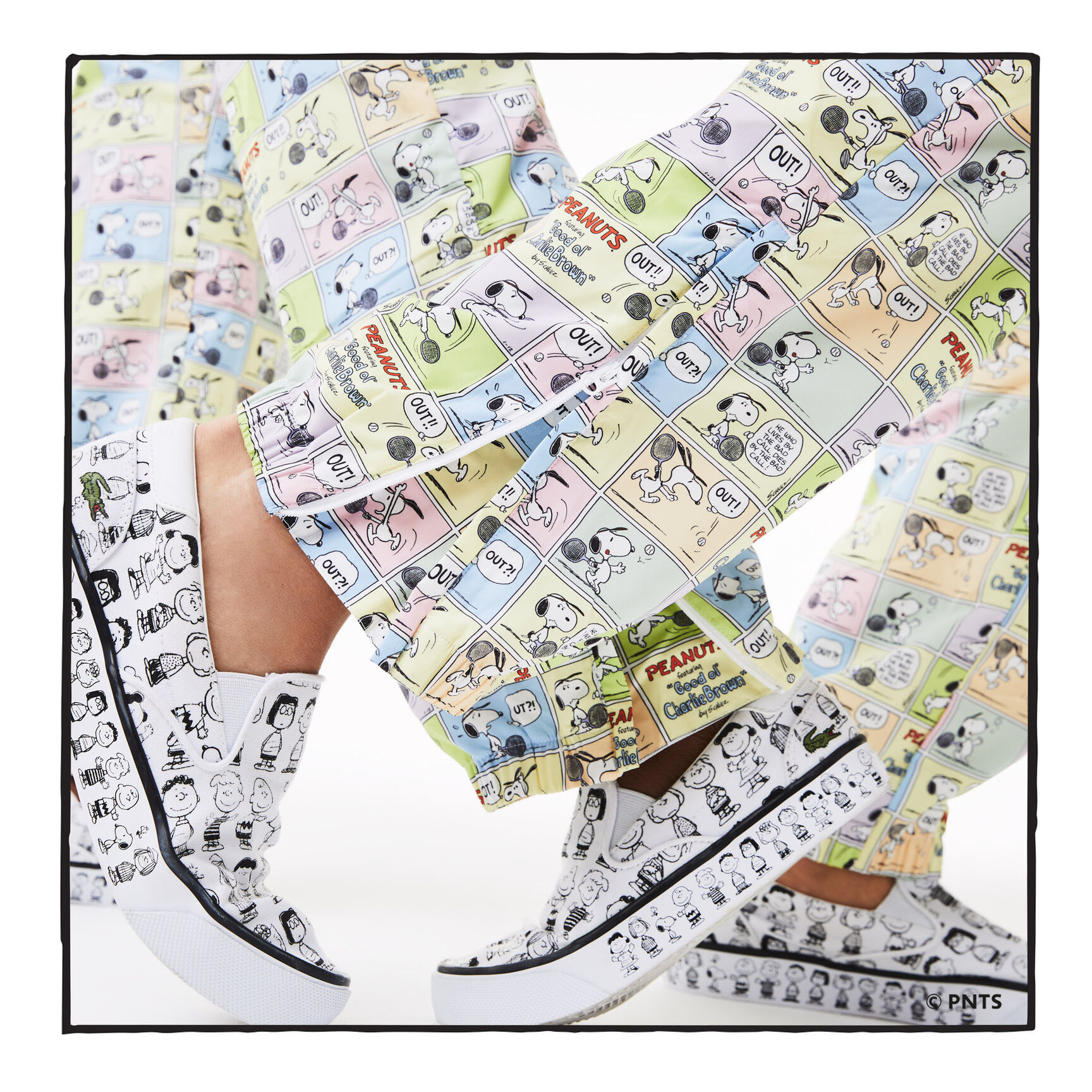 بنطلون رياضي بطبعة خفيفة من Lacoste x Peanuts للجنسين بنطلون رياضي بطبعة خفيفة من Lacoste x Peanuts للجنسين