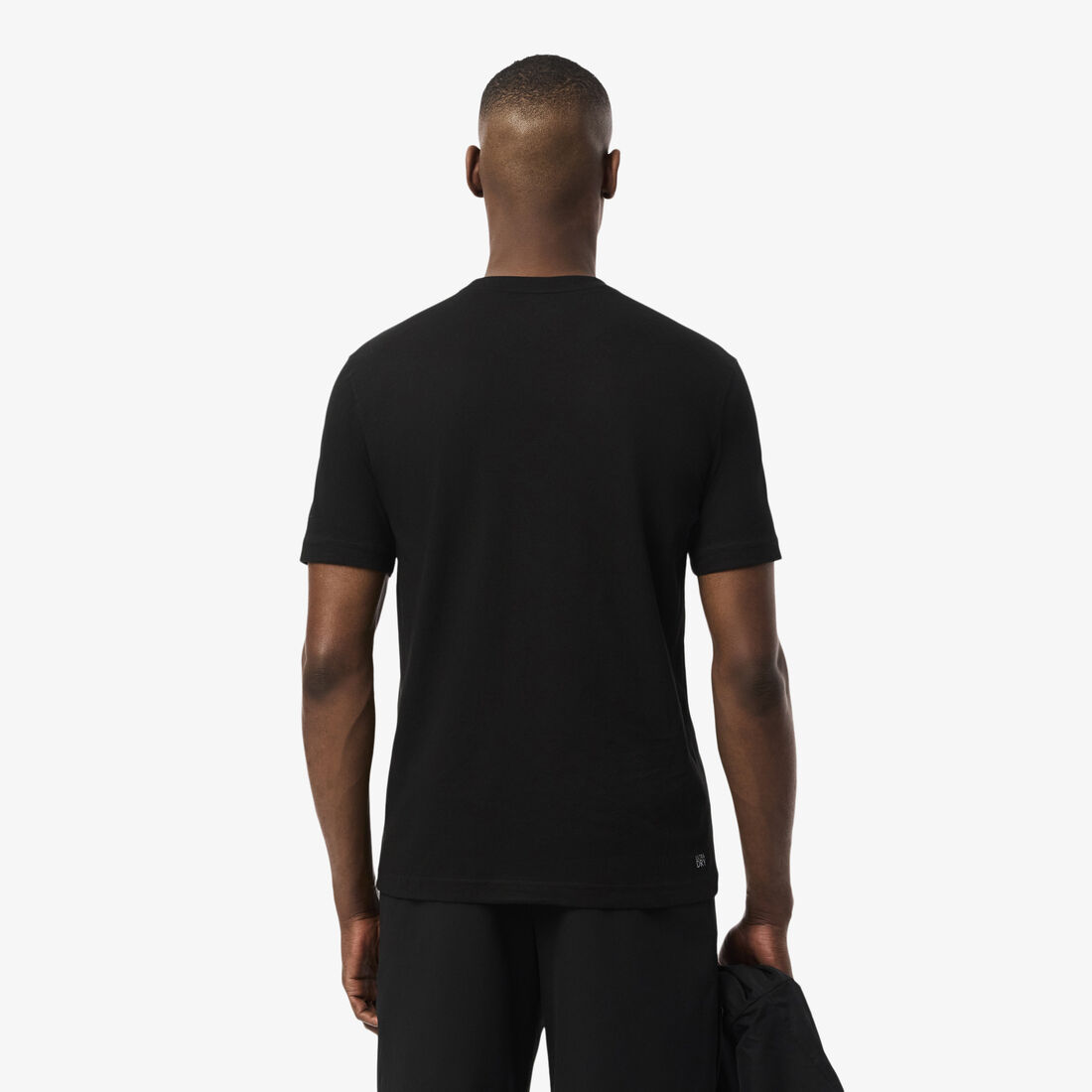 تي شيرت رياضي من القطن فائق الجفاف تي شيرت رياضي من القطن فائق الجفاف