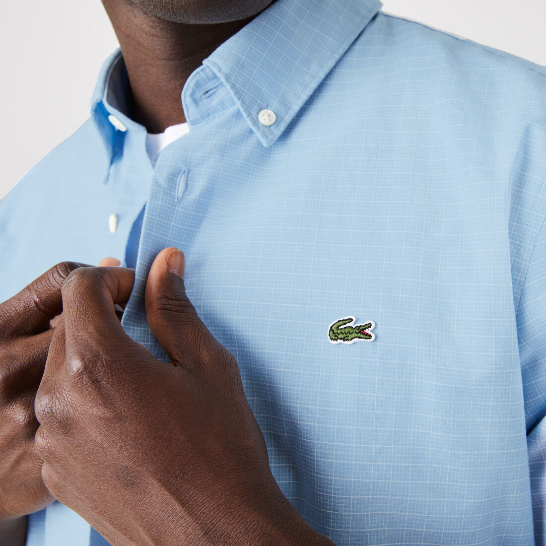 قميص رجالي بقصة ضيقة من القطن والكتان قميص رجالي بقصة ضيقة من القطن والكتان