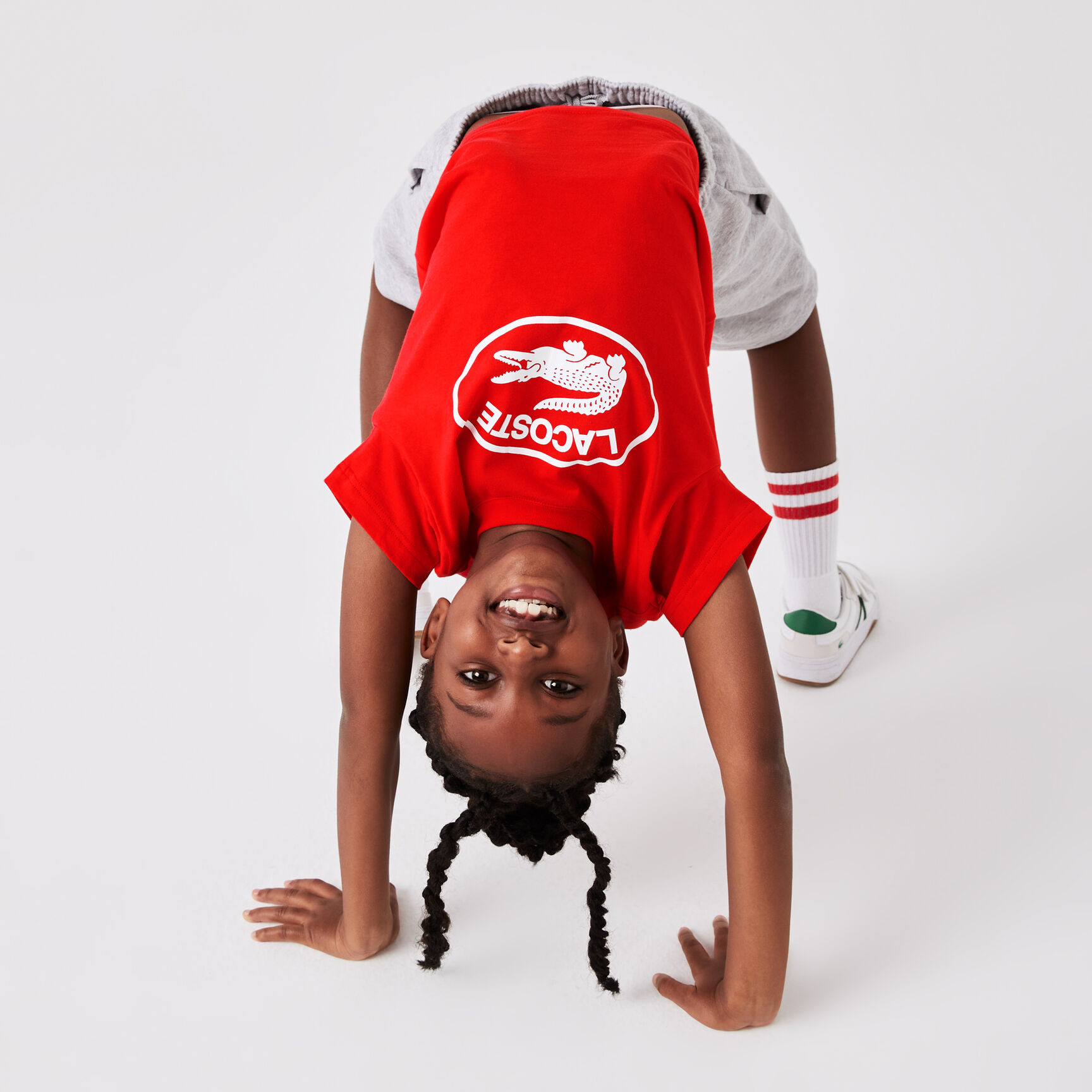 تيشيرت لاكوست قطن جيرسيه بشعار الماركة بلون مغاير للأطفال تيشيرت لاكوست قطن جيرسيه بشعار الماركة بلون مغاير للأطفال