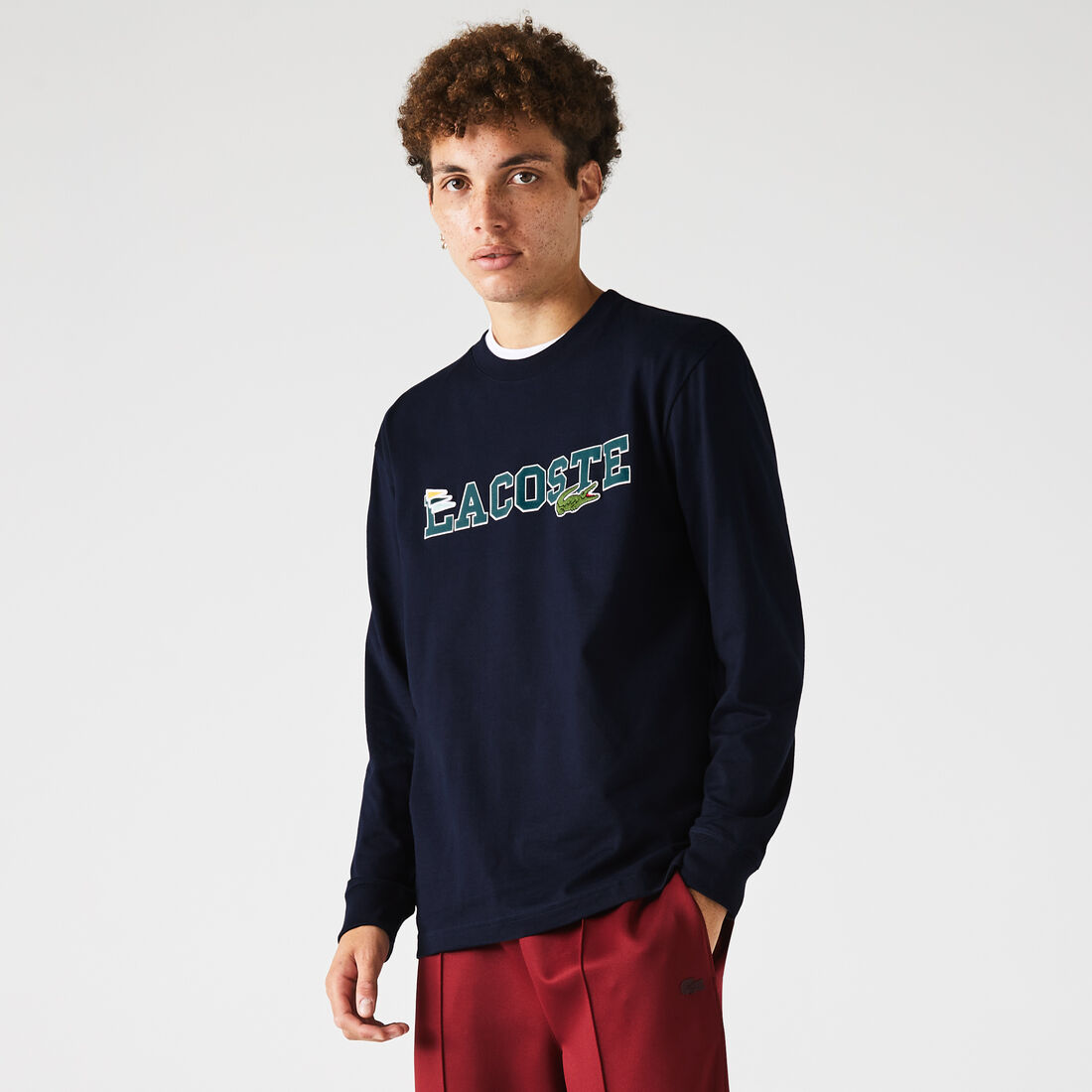 تيشيرت قطني يحمل العلامة التجارية للرجال