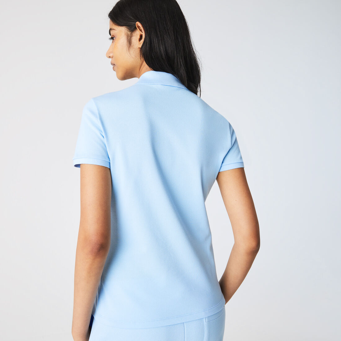 تيشيرت بولو L.12.D بقصة ضيقة من قماش بيتي بيكيه المطاطي تيشيرت بولو L.12.D بقصة ضيقة من قماش بيتي بيكيه المطاطي