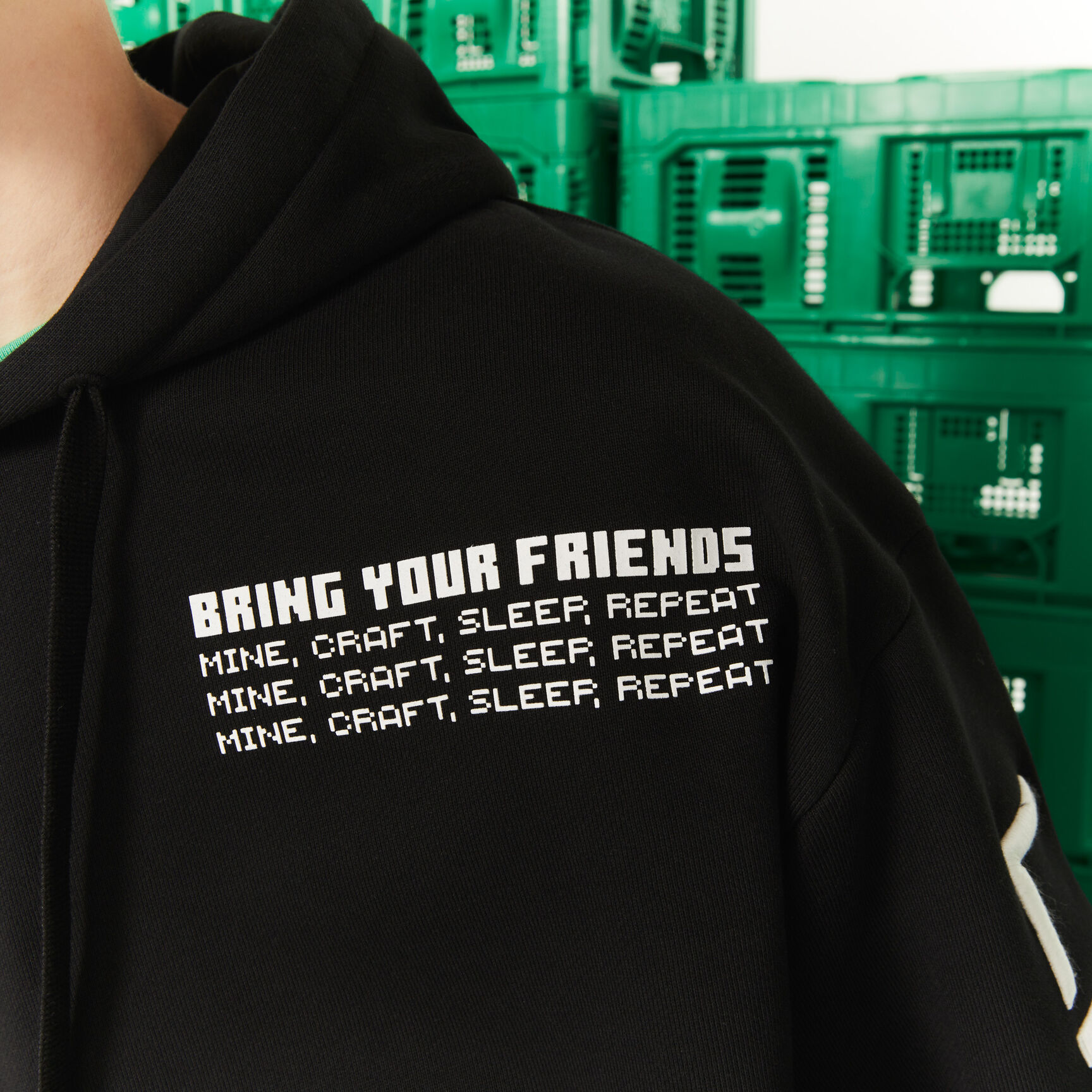 هودي صوف بقصة فضفاضة للرجال مجموعة Lacoste L!VE x Minecraft هودي صوف بقصة فضفاضة للرجال مجموعة Lacoste L!VE x Minecraft