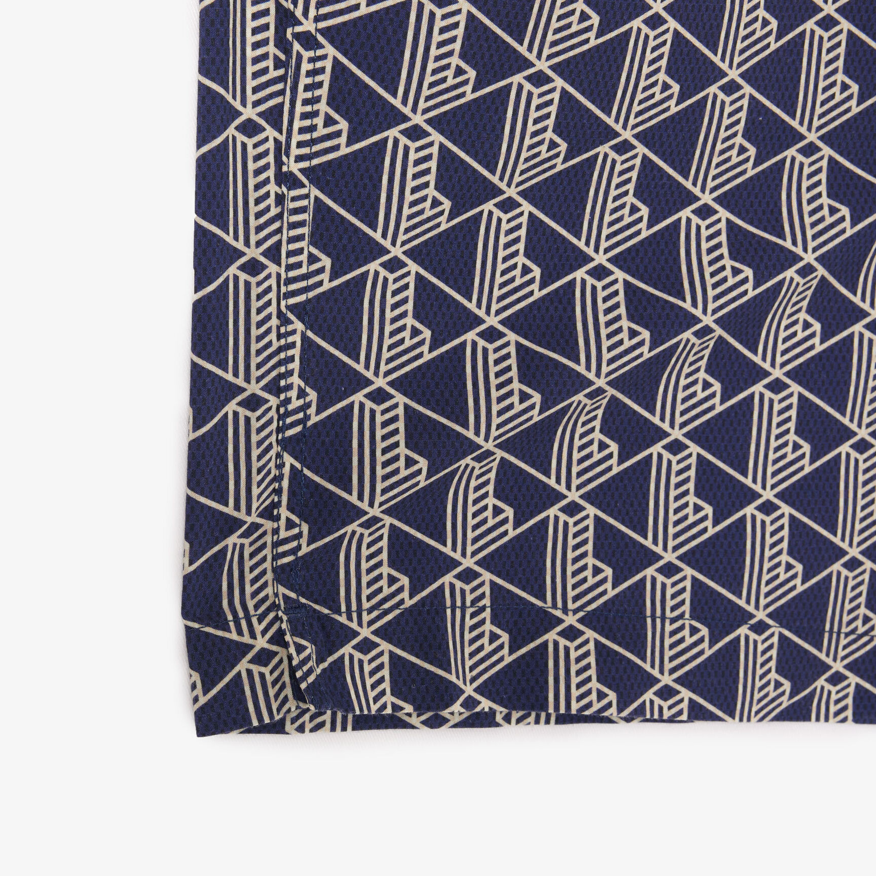 قميص مطبوع بأكمام قصيرة