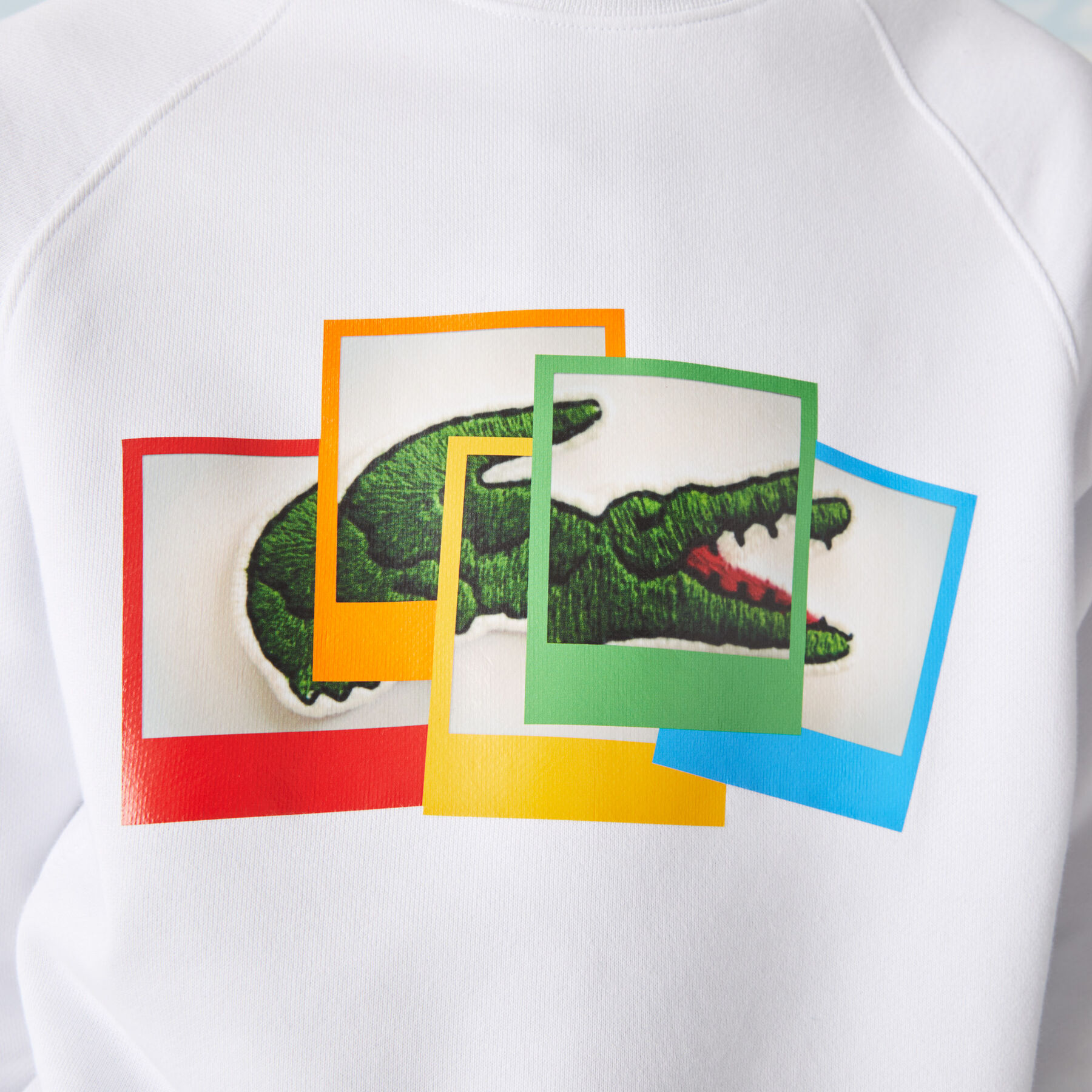 سويت شيرت للجنسين قصة فضفاضة من مجموعة Lacoste LIVE و Polaroid لاكوست سويت شيرت للجنسين قصة فضفاضة من مجموعة lacoste live و polaroid