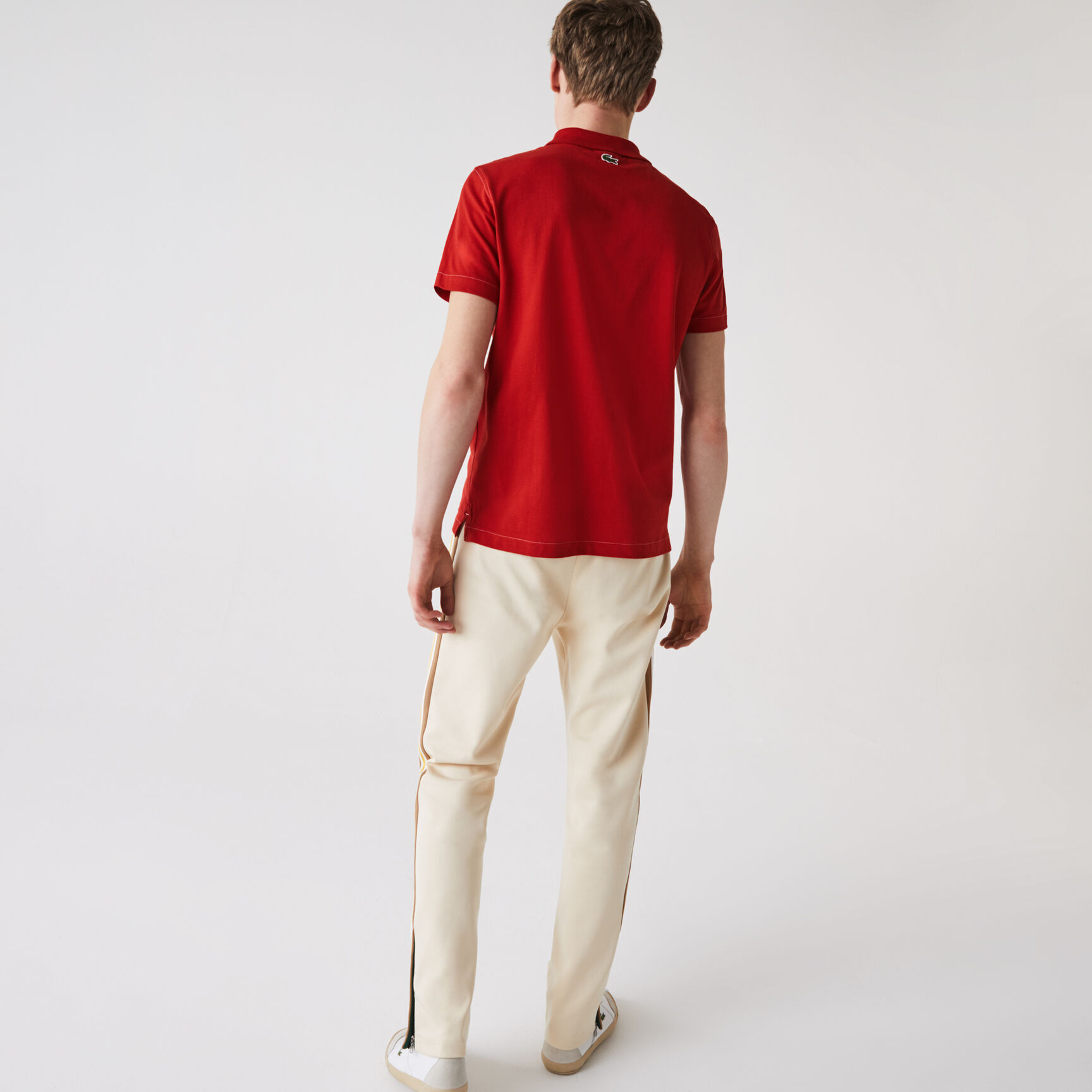 تيشيرت بولو لاكوست نسيج خفيف بقصة عادية وشعار الماركة للرجال تيشيرت بولو لاكوست نسيج خفيف بقصة عادية وشعار الماركة للرجال