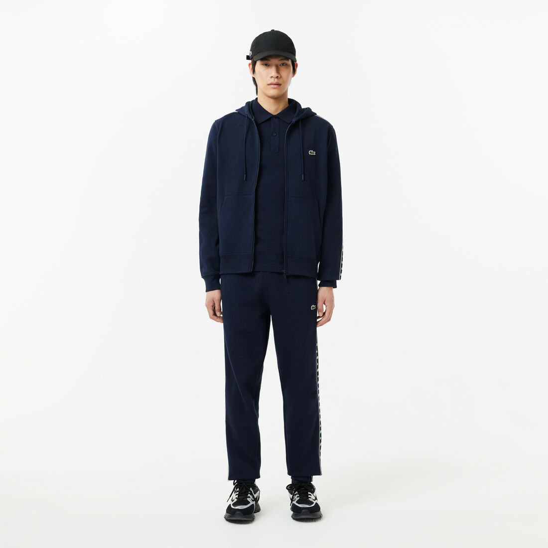 قميص بولو بيكيه بخطوط متباينة قميص بولو بيكيه بخطوط متباينة