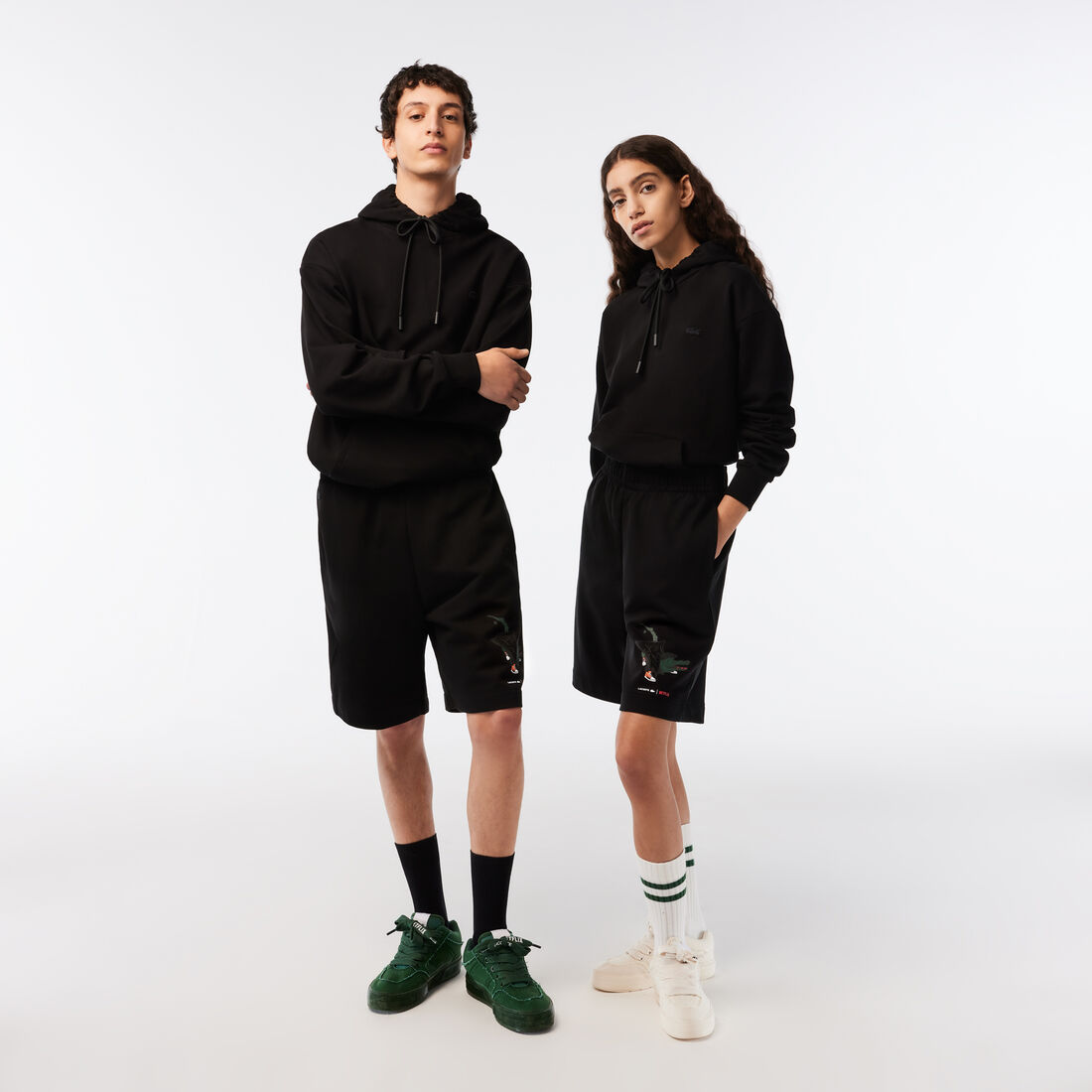 شورت رياضي صوف وقطن عضوي للجنسين مجموعة Lacoste x Netflix