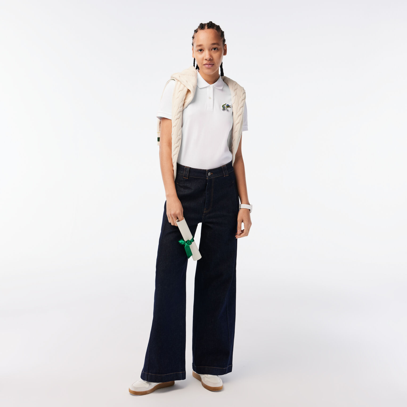 تيشيرت بولو بطبعة تمساح للنساء مجموعة Lacoste x Netflix