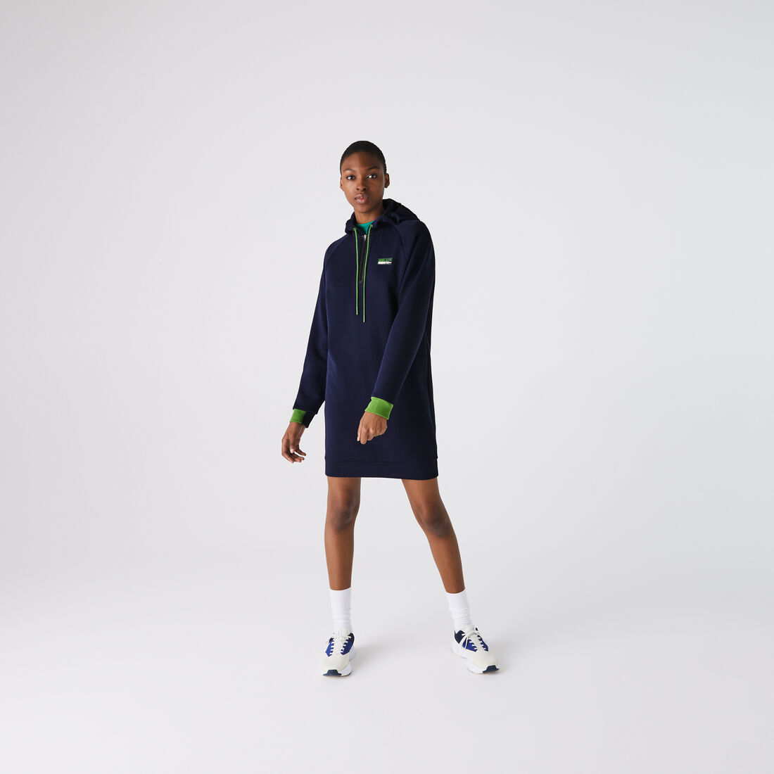 فستان بشكل سويت شيرت مع غطاء رأس من مزيج القطن مجموعة Lacoste SPORT للنساء