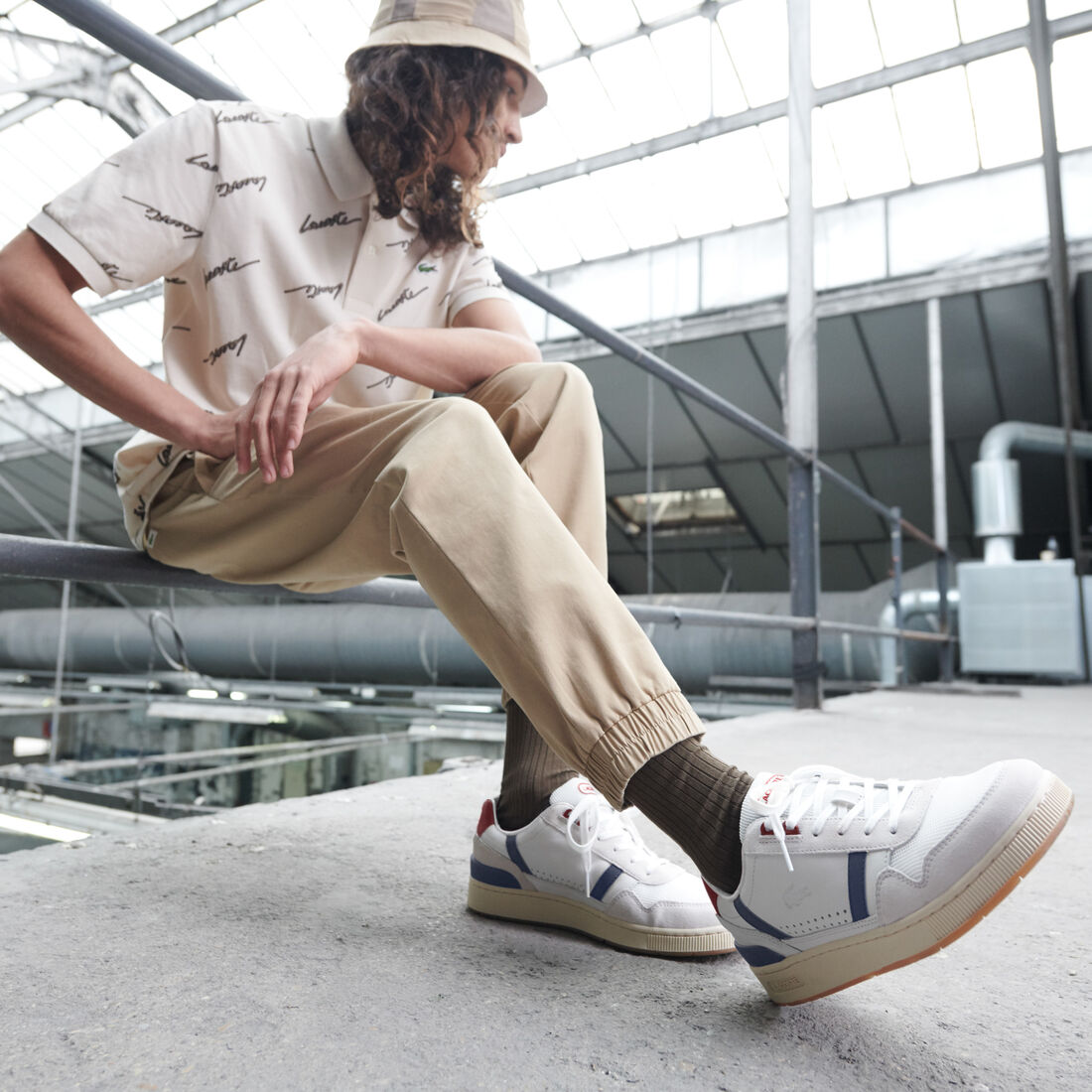 حذاء رياضي خفيف جلد للسيدات من مجموعة T-Clip حذاء رياضي خفيف جلد للسيدات من مجموعة T-Clip