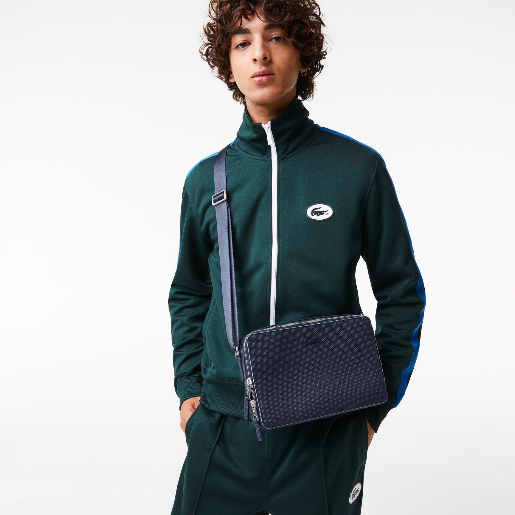 حقيبة كروس شانتاكو من الجلد غير اللامع بسحاب للجنسين حقيبة كروس شانتاكو من الجلد غير اللامع بسحاب للجنسين