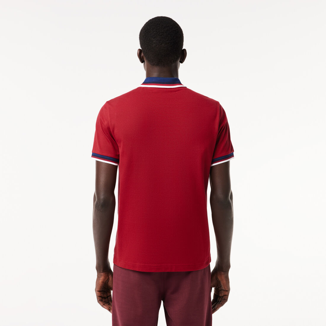 قميص بولو بياقة متباينة وقصة عادية قميص بولو بياقة متباينة وقصة عادية