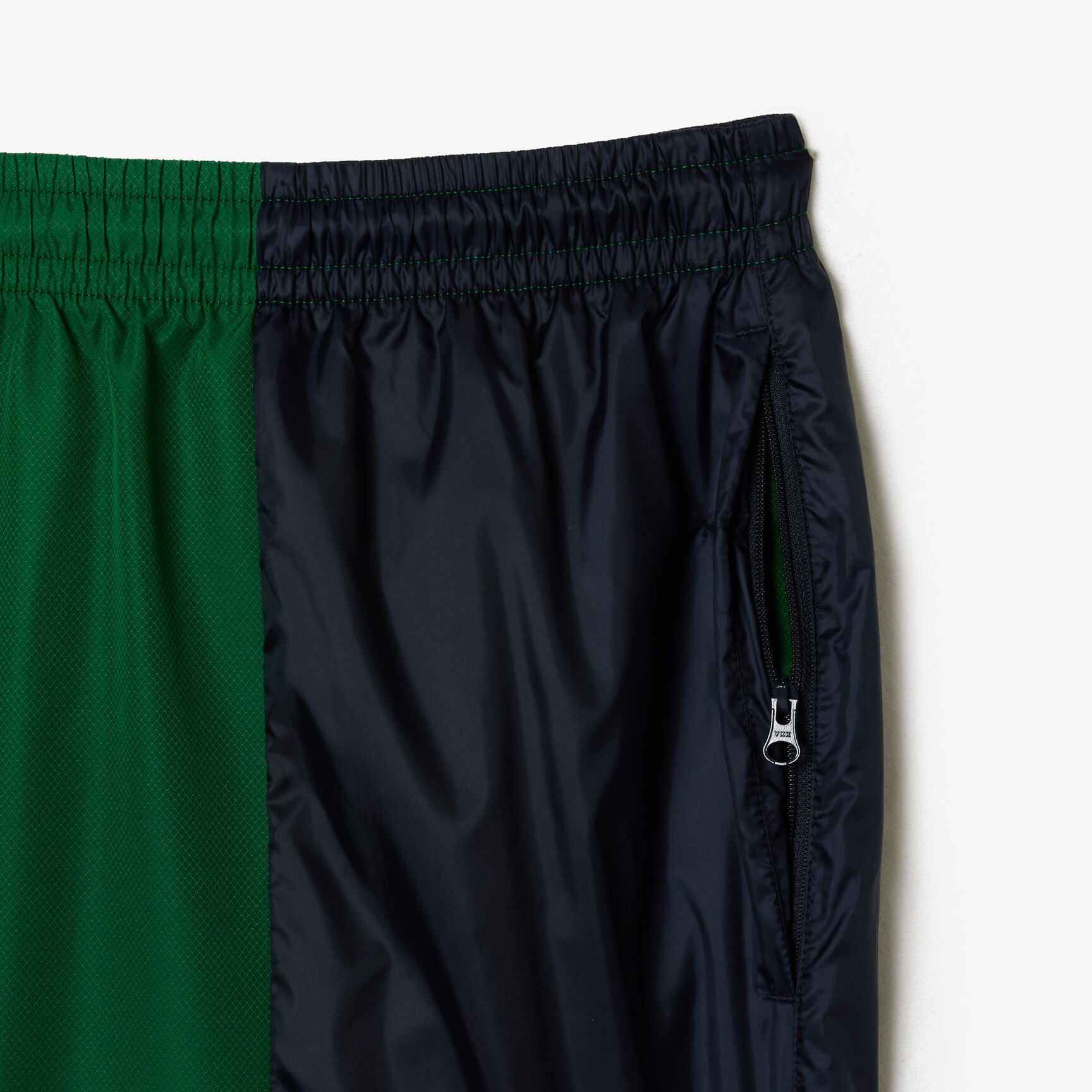 بنطال رياضي بتفاصيل بلون مغاير