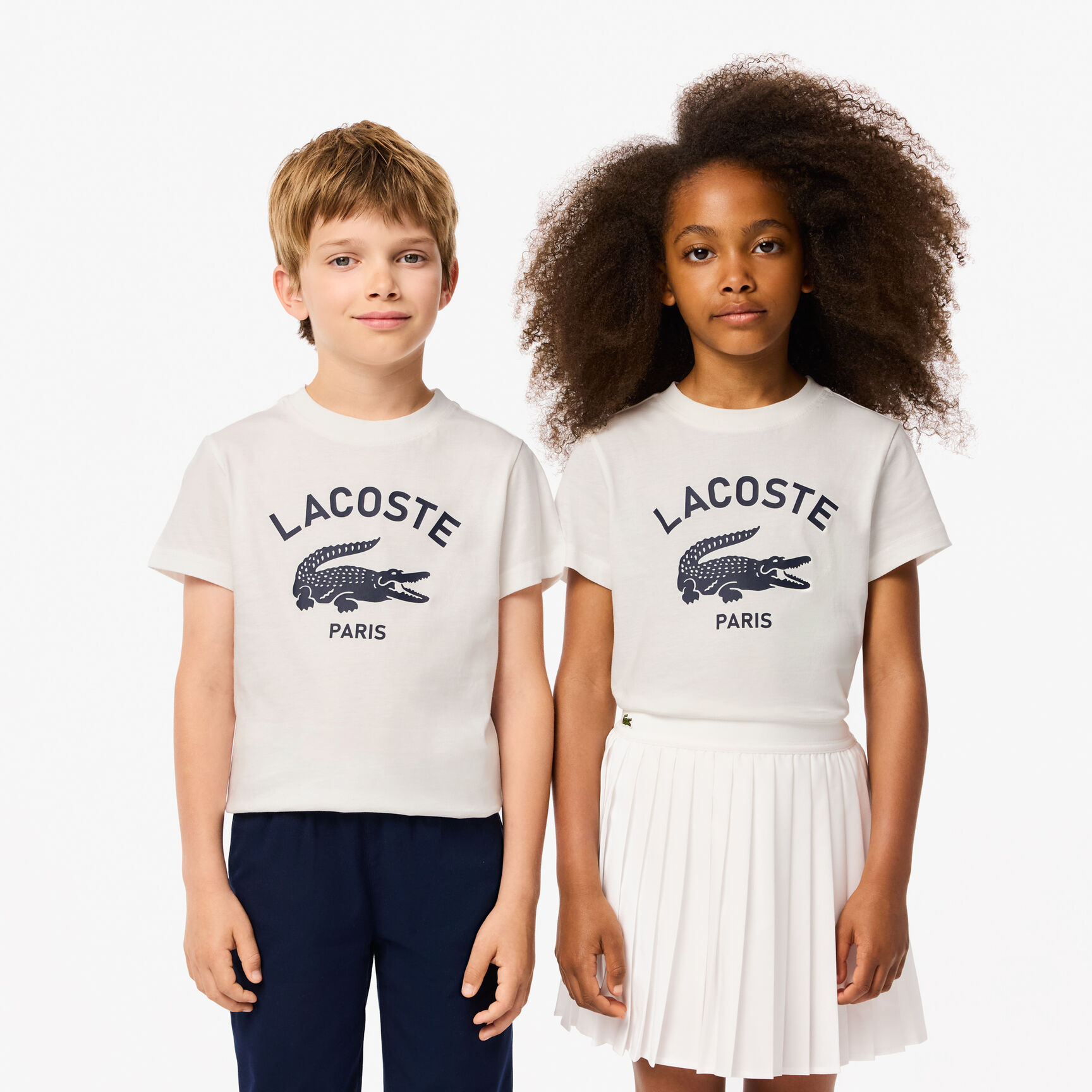 تيشيرت بطبعة الماركة تيشيرت بطبعة الماركة