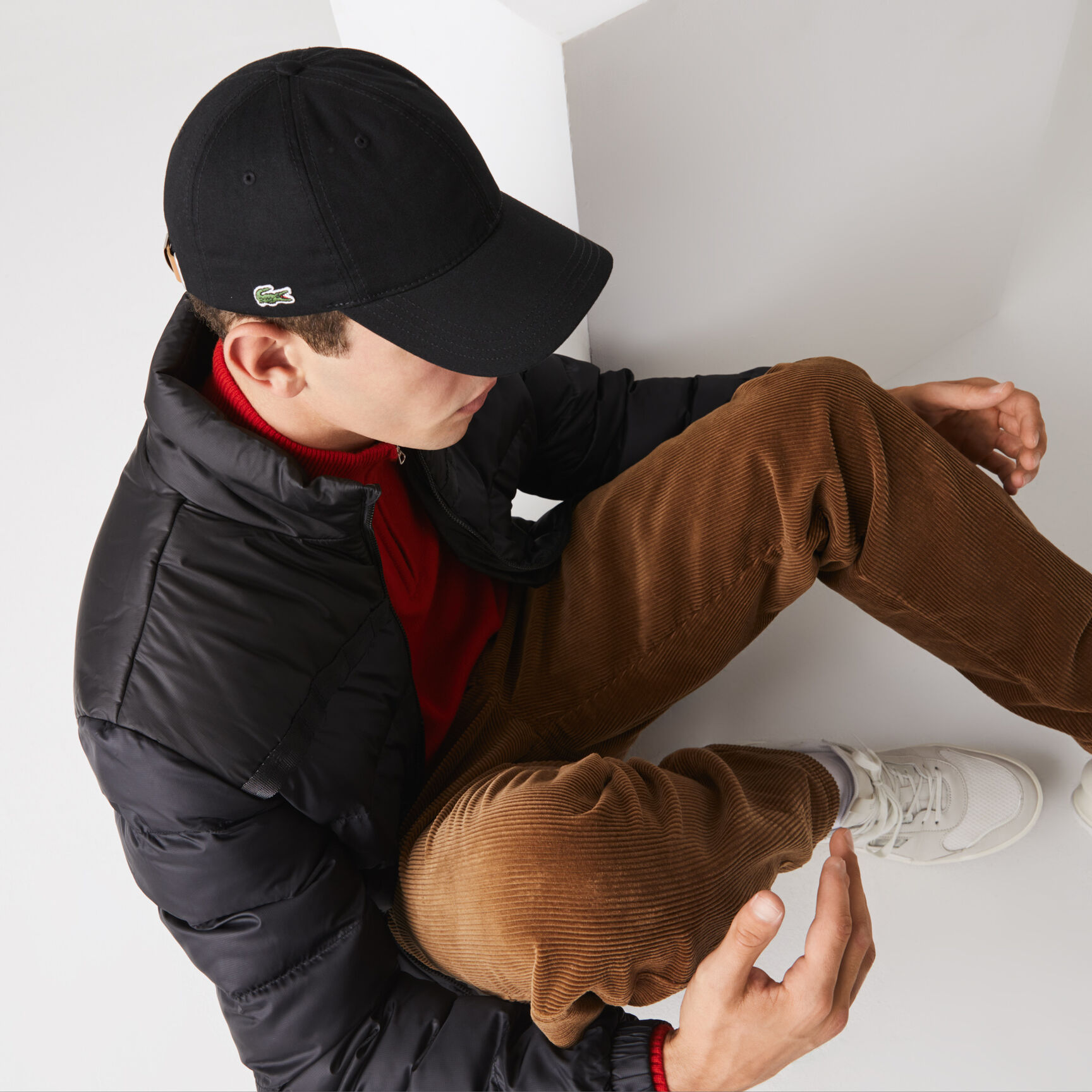 كاب قطن بشريط بلون مغاير للرجال كاب قطن بشريط بلون مغاير للرجال