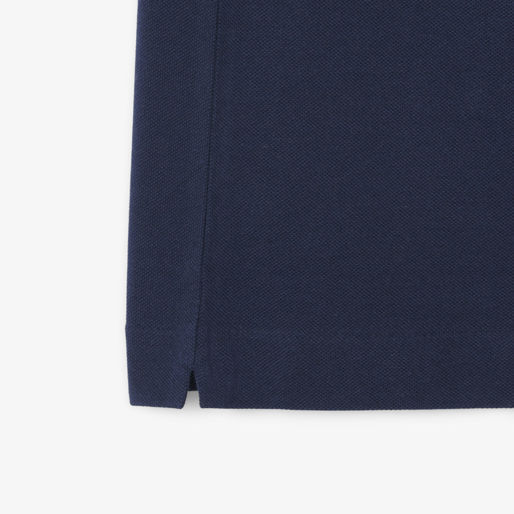 قميص بولو L.12.12 بقصة كلاسيكية صناعة فرنسية