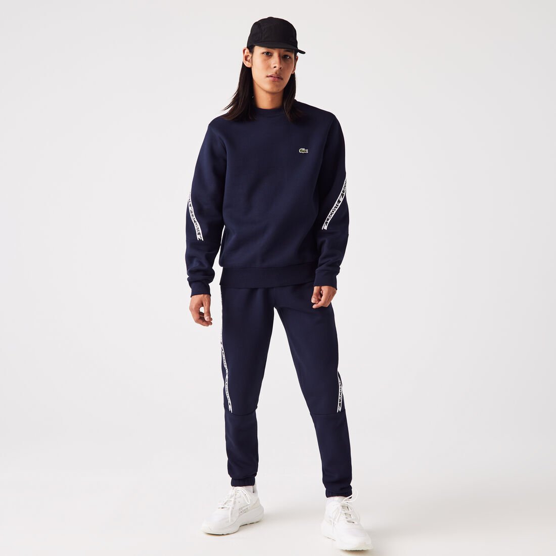 بنطال رياضي لاكوست بأشرطة مطبوعة بشعار الماركة للرجال بنطال رياضي لاكوست بأشرطة مطبوعة بشعار الماركة للرجال