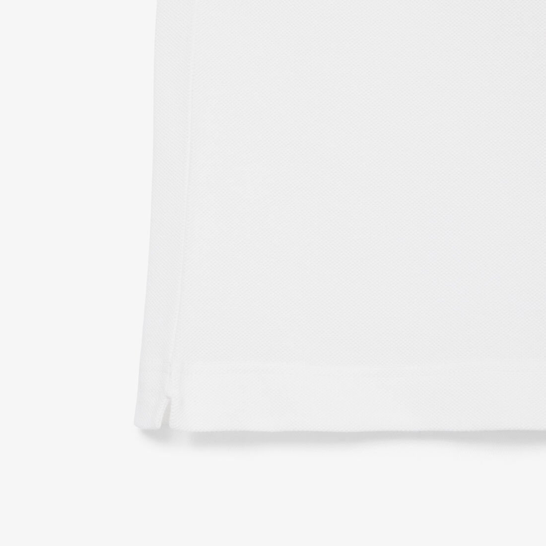 قميص بولو كلاسيكي بقصة ضيقة وياقة متباينة مقاس L.12.12 قميص بولو كلاسيكي بقصة ضيقة وياقة متباينة مقاس L.12.12