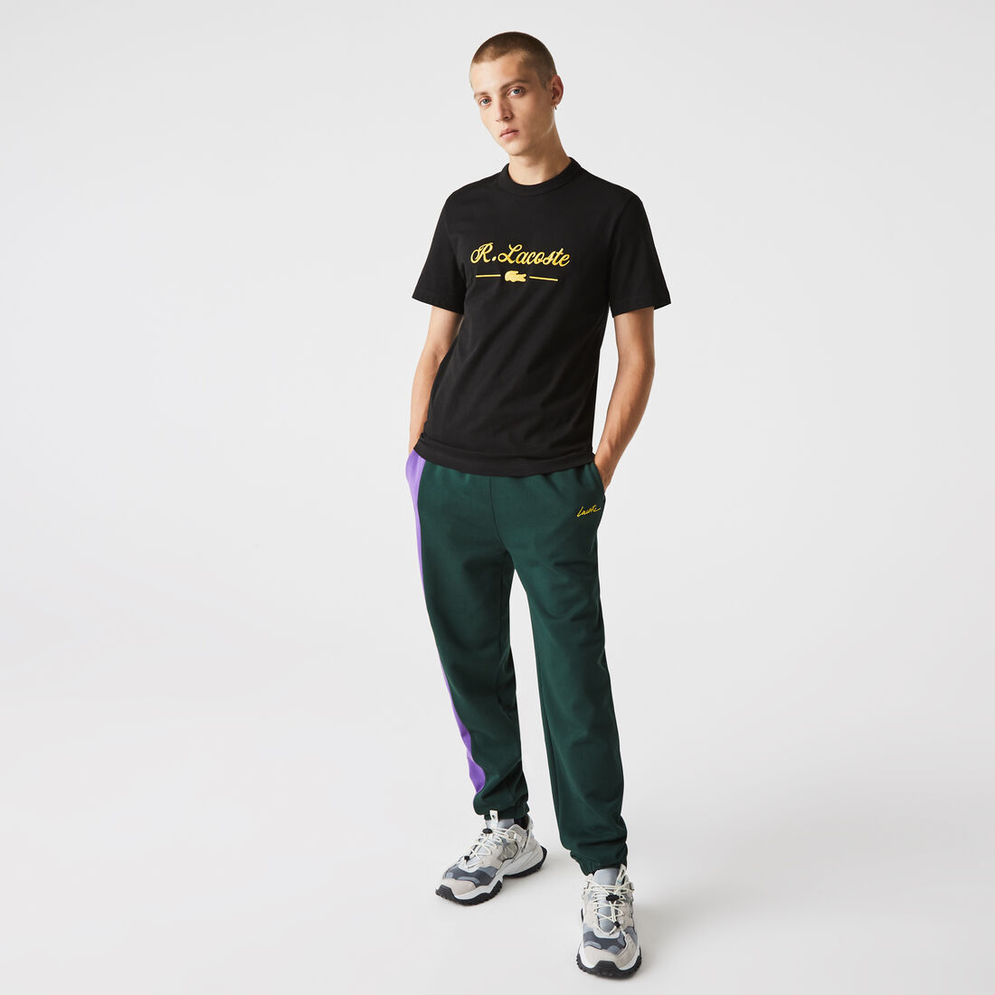 تيشيرت قطني مطرز برقبة دائرية للرجال تيشيرت قطني مطرز برقبة دائرية للرجال