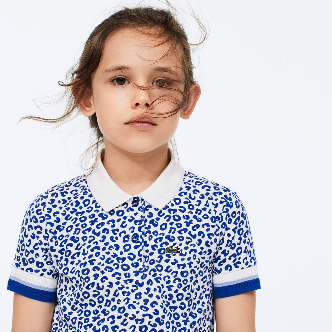 قميص بولو للبنات بطبعة الفهد من Lacoste