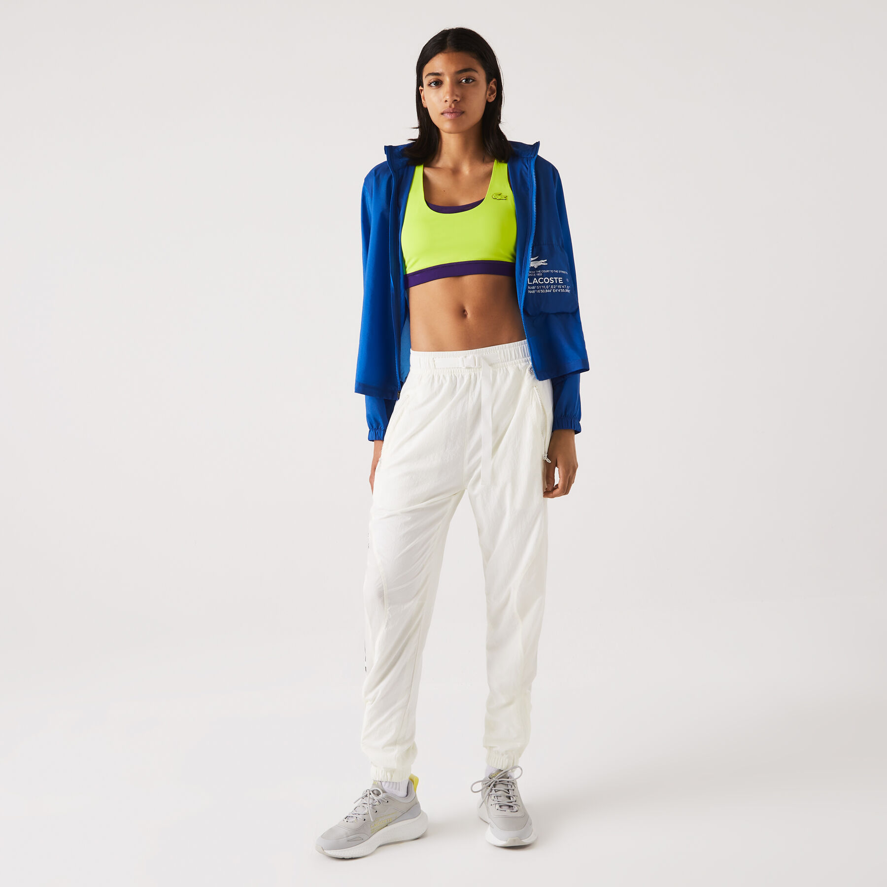 حمالة صدر مقسمة بألوان بوليستر معاد تدويره للنساء من مجموعة Lacoste SPORT لاكوست حمالة صدر مقسمة بألوان بوليستر معاد تدويره للنساء من مجموعة lacoste sport