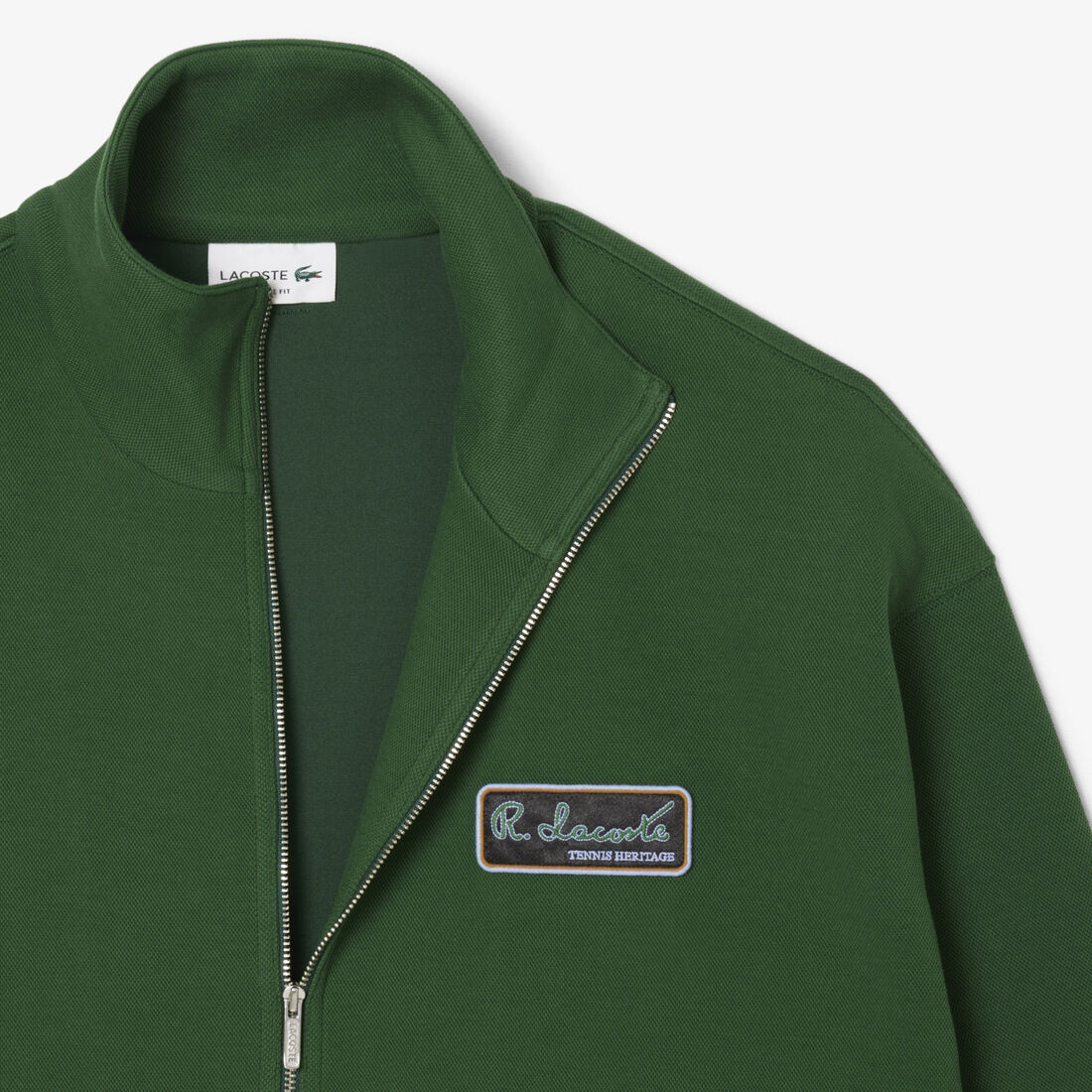 سويت شيرت فضفاض بشعار مميز سويت شيرت فضفاض بشعار مميز