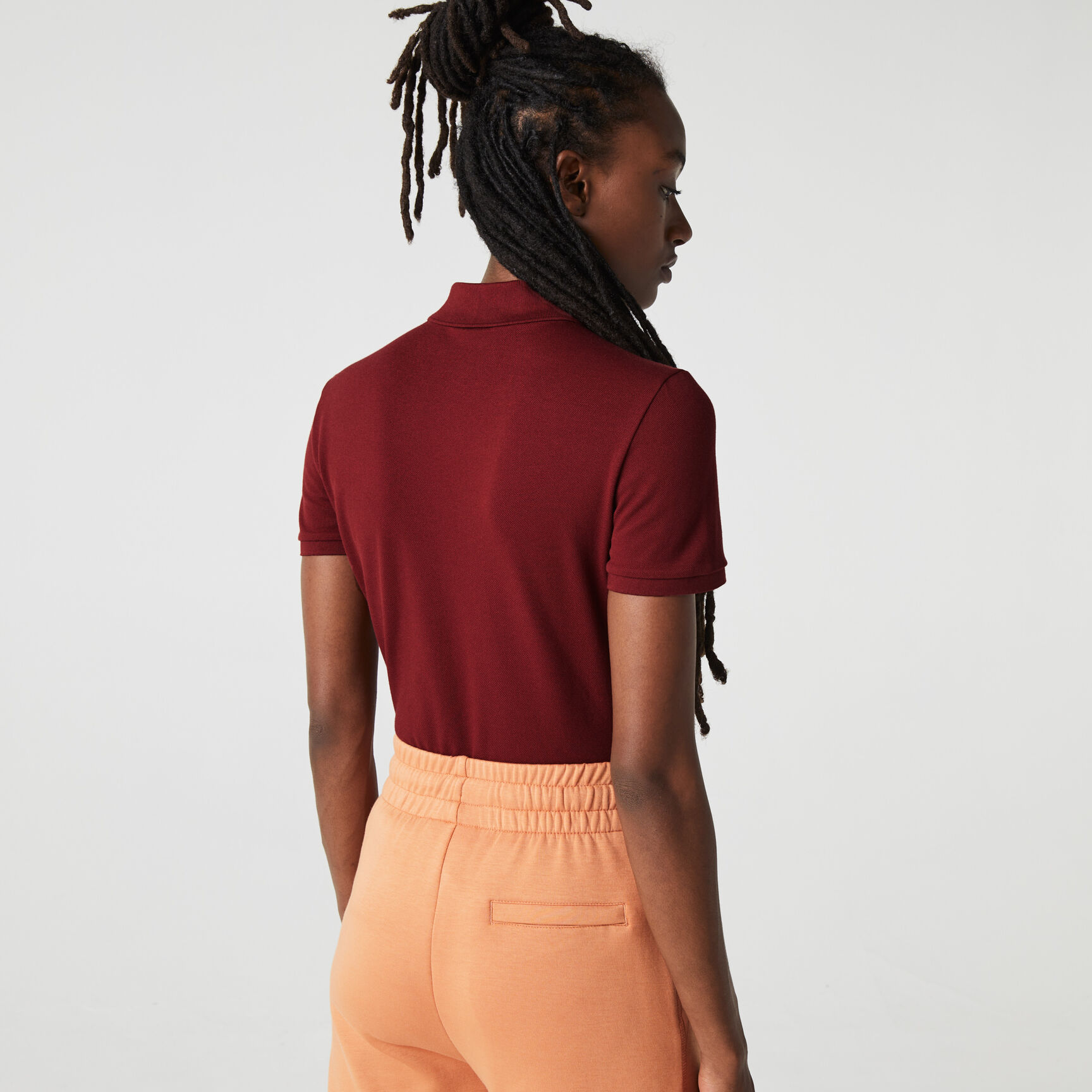 تيشيرت بولو L.12.D بقصة ضيقة من قماش بيتي بيكيه المطاطي تيشيرت بولو L.12.D بقصة ضيقة من قماش بيتي بيكيه المطاطي