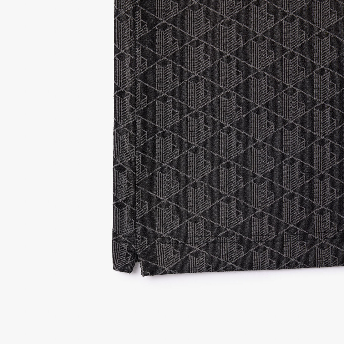 قميص بولو كلاسيكي بقصّة كلاسيكية من قماش الجاكار أحادي اللون قميص بولو كلاسيكي بقصّة كلاسيكية من قماش الجاكار أحادي اللون