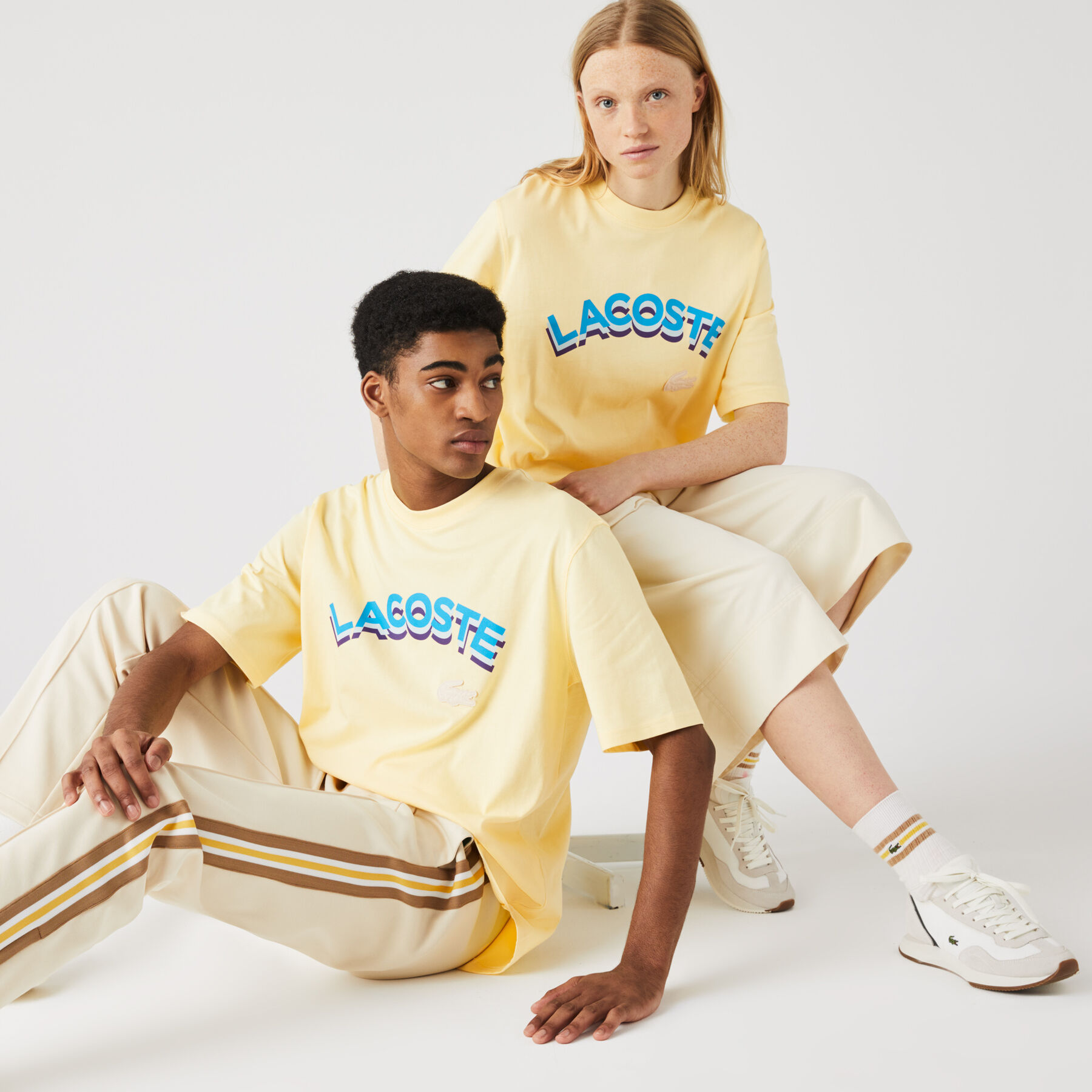 تي شيرت قطن للجنسين بحروف وقصة فضفاضة مجموعة Lacoste LIVE لاكوست تي شيرت قطن للجنسين بحروف وقصة فضفاضة مجموعة lacoste live