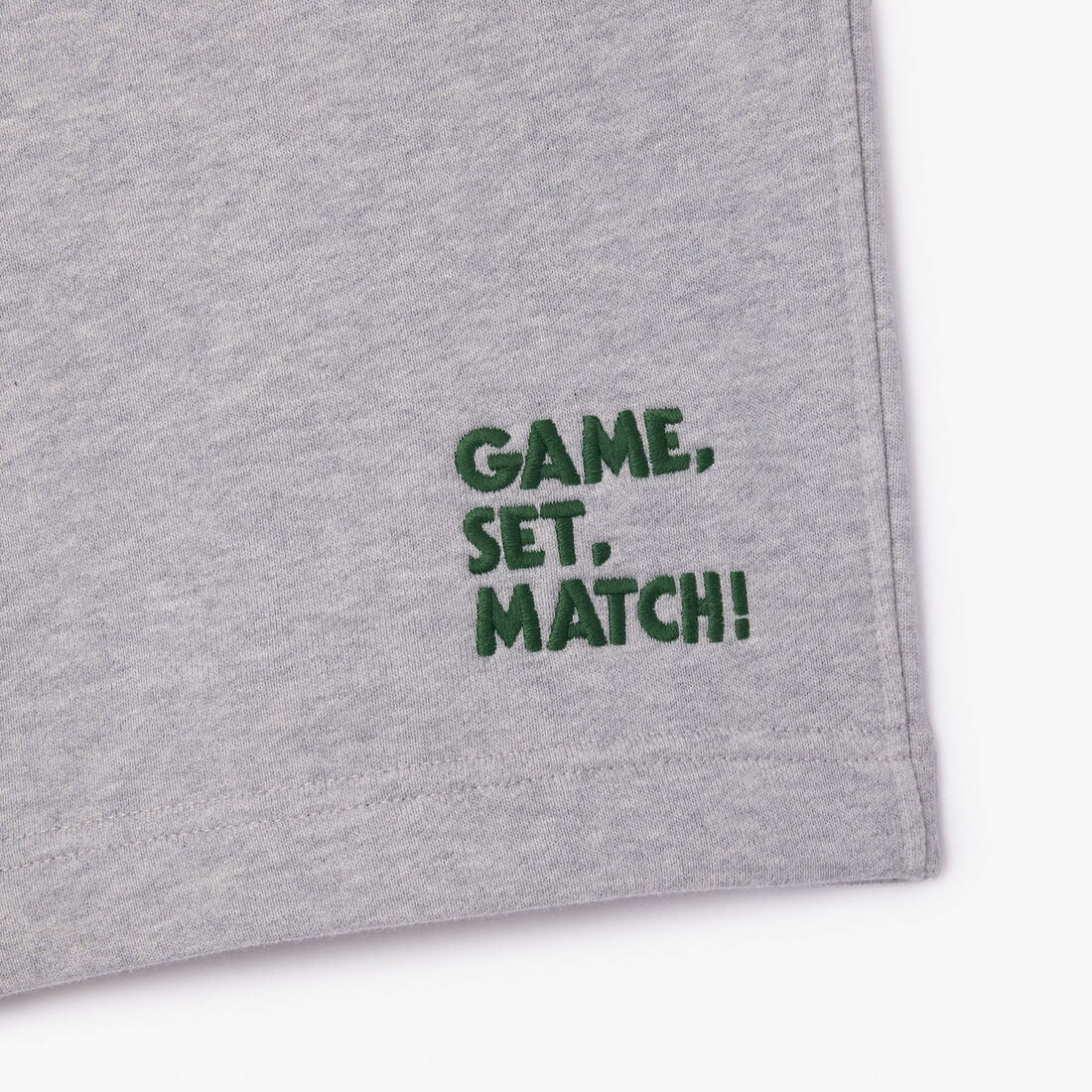 شورت ركض من الصوف مطرز بشعار الماركة شورت ركض من الصوف مطرز بشعار الماركة