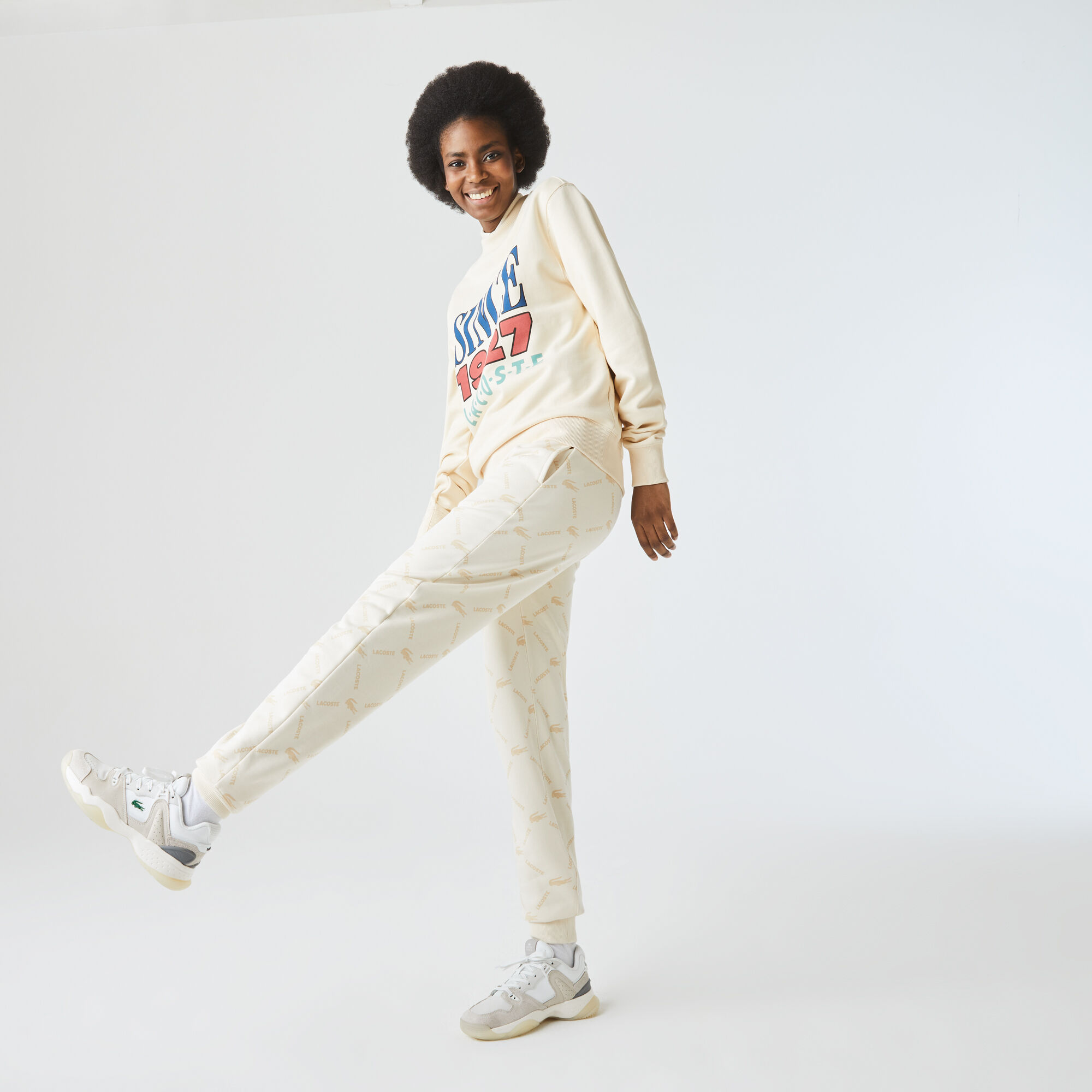 بنطال رياضي صوف للجنسين مجموعة Lacoste LIVE وتفاصيل مطبوعة بنطال رياضي صوف للجنسين مجموعة Lacoste LIVE وتفاصيل مطبوعة