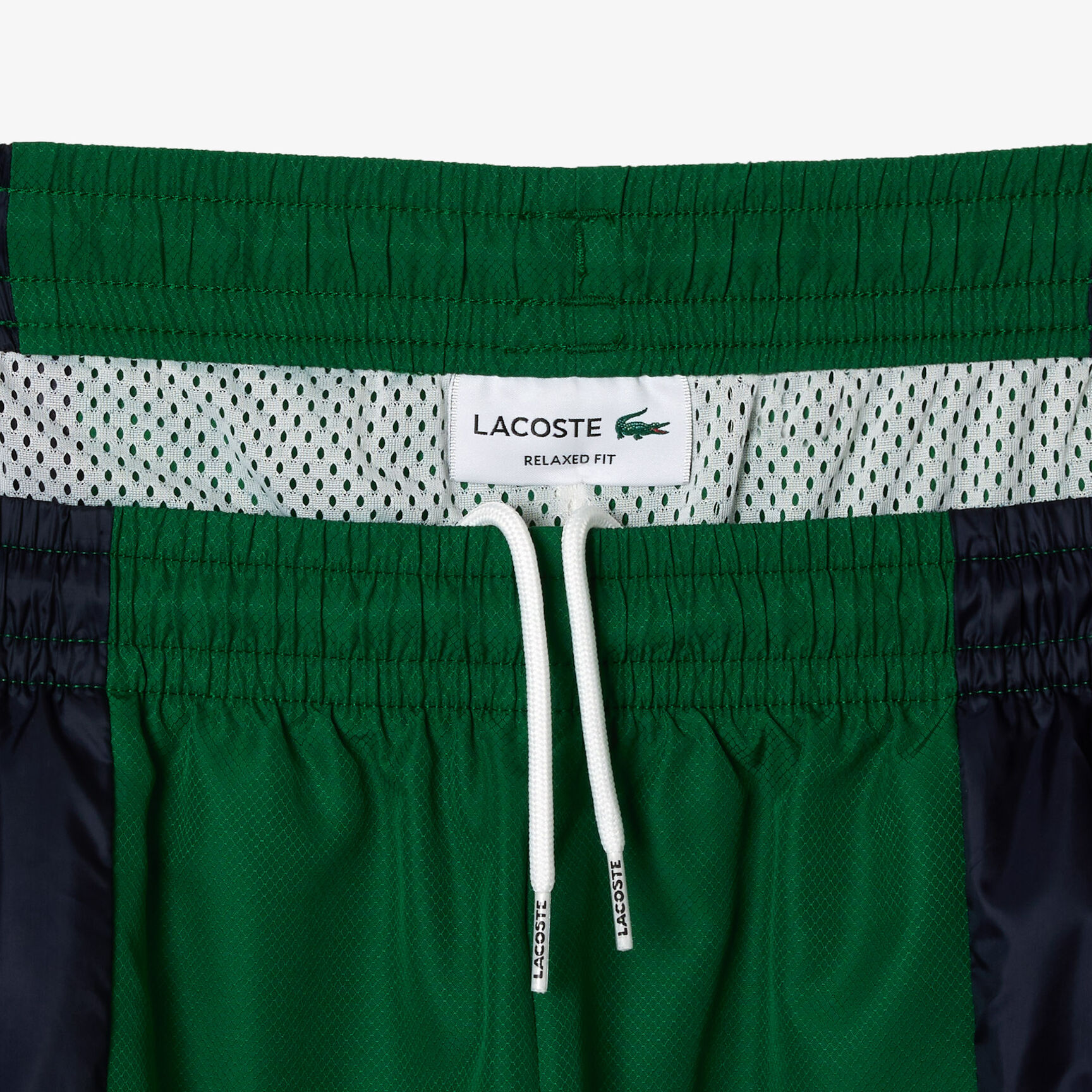 بنطال رياضي بتفاصيل بلون مغاير