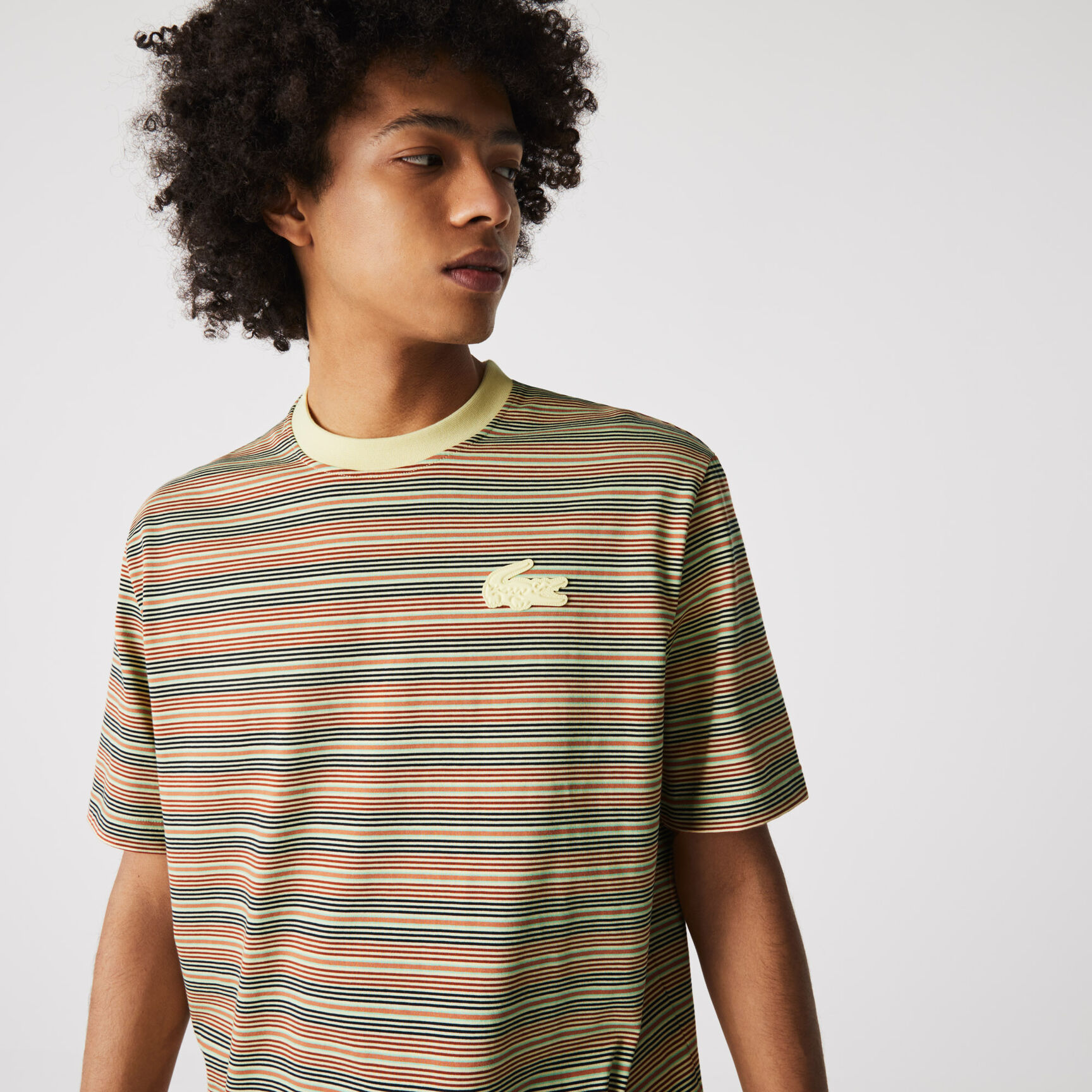 تي شيرت قطني مقلم للجنسين بفتحة رقبة مستديرة وقصة فضفاضة مجموعة Lacoste LIVE تي شيرت قطني مقلم للجنسين بفتحة رقبة مستديرة وقصة فضفاضة مجموعة Lacoste LIVE