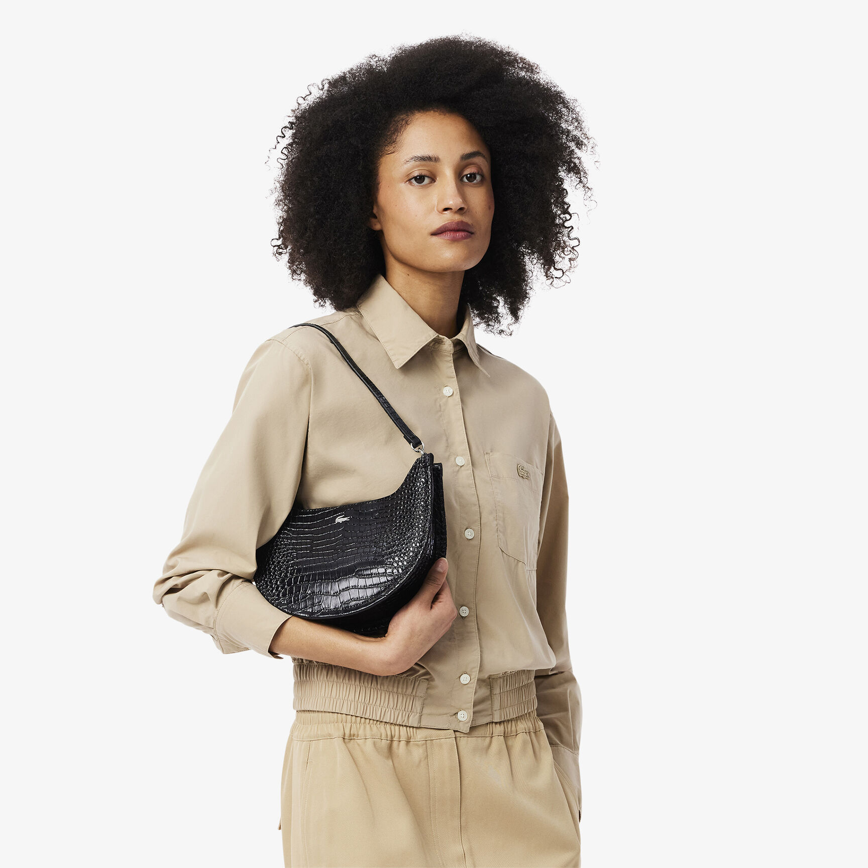 حقيبة شانتاكو صغيرة من الجلد المنقوش على شكل نصف قمر حقيبة شانتاكو صغيرة من الجلد المنقوش على شكل نصف قمر