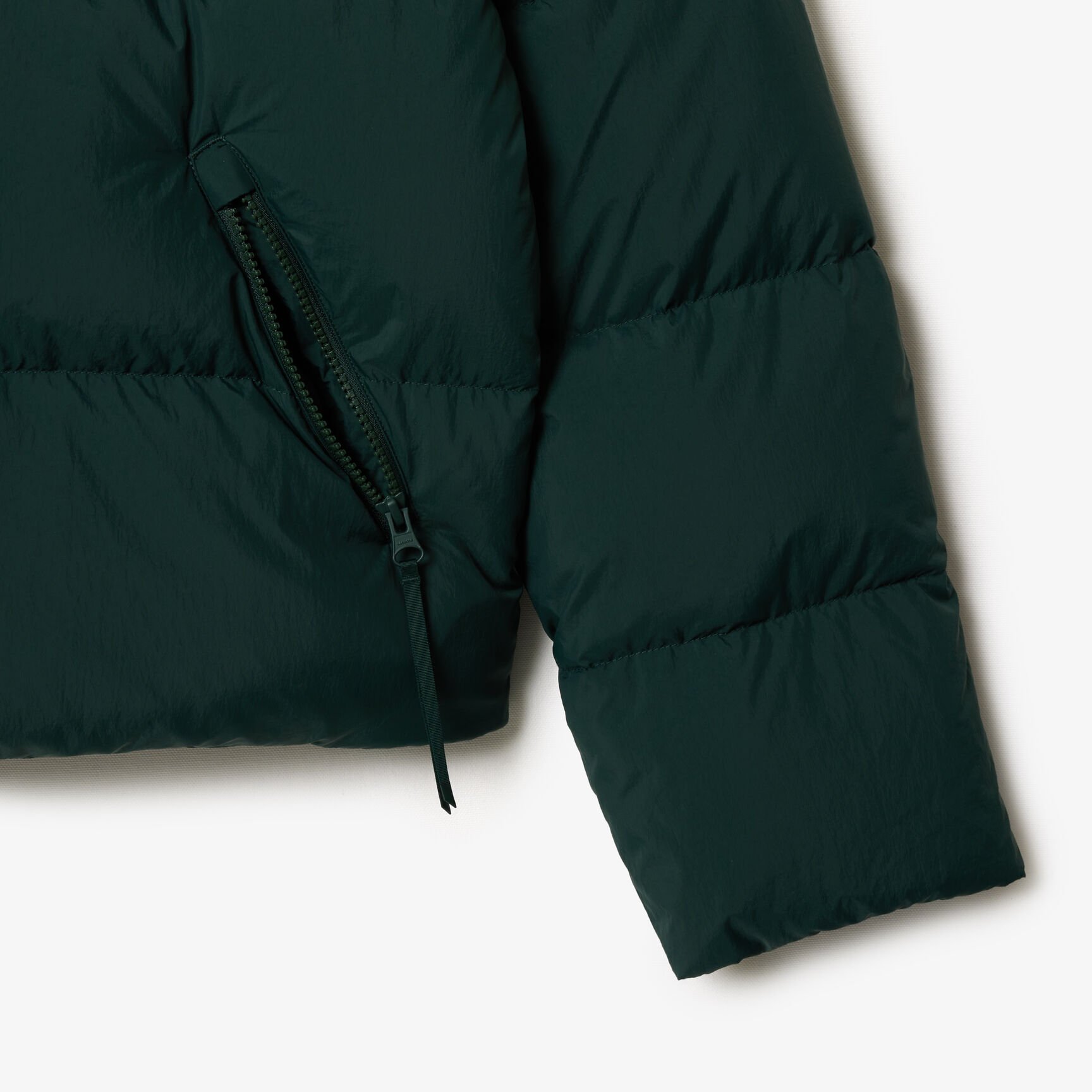 سترة مبطنة بغطاء للرأس بتصميم مريح سترة مبطنة بغطاء للرأس بتصميم مريح